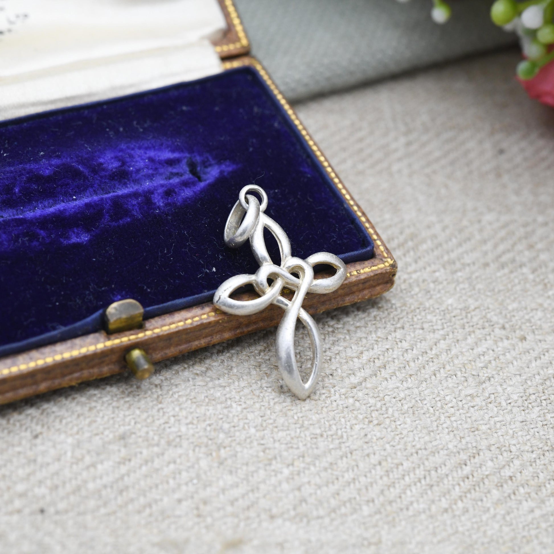 Vintage Sterling Silver Celtic Cross Pendant with Openwork Knot Design - Celtic Twist Vintage Religious Jewellery | Gift for Charm Necklace