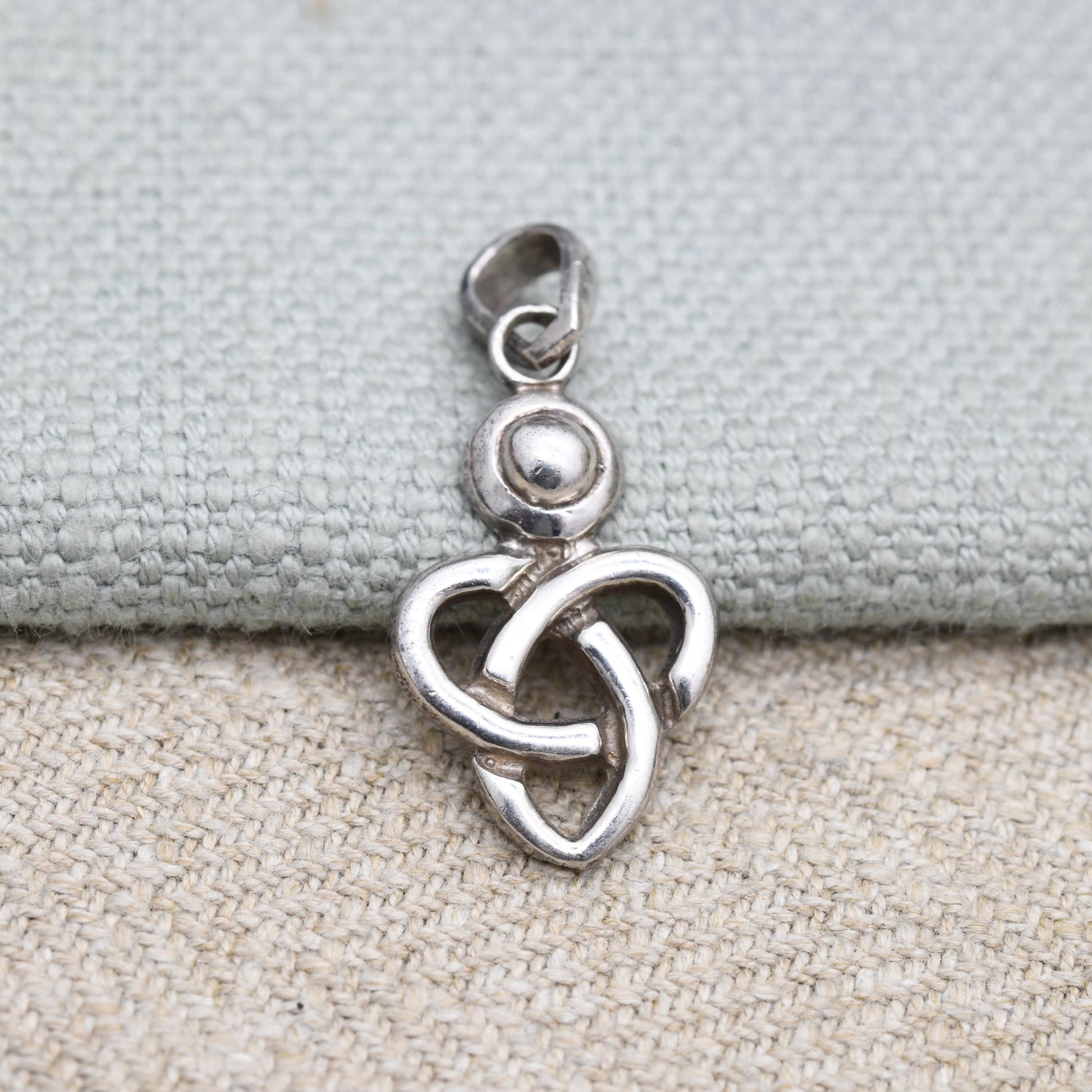 Vintage Sterling Silver Celtic Knot Pendant - Minimalist Solid Silver Jewellery | Gift for Charm Bracelet Necklace