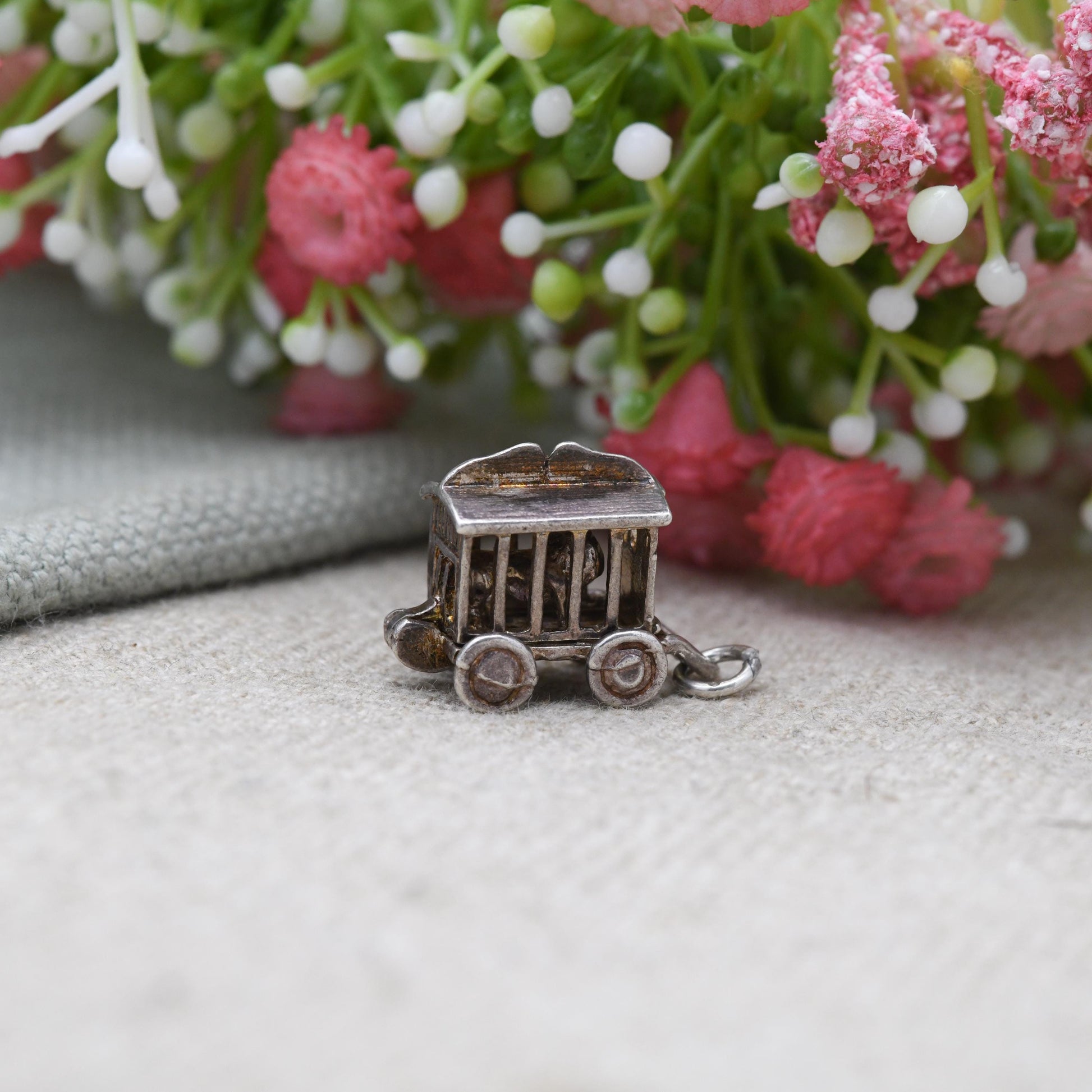 Vintage Sterling Silver Opening Circus Lion Charm Pendant - Detailed Animal Jewellery | Lion Cage | Gift for Charm Bracelet Necklace