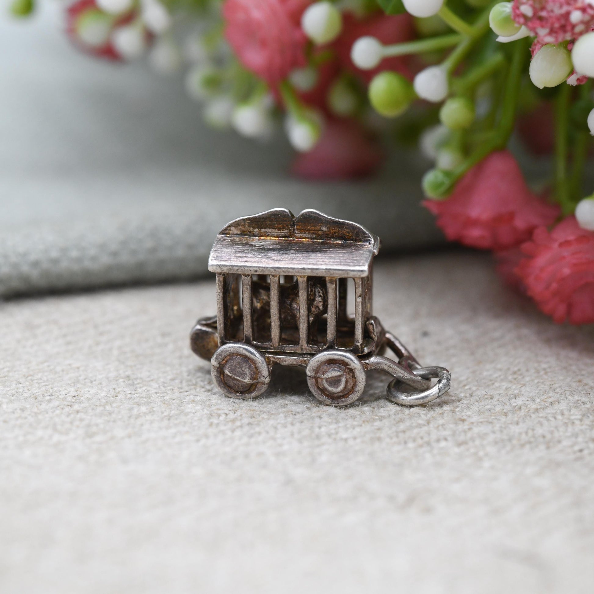 Vintage Sterling Silver Opening Circus Lion Charm Pendant - Detailed Animal Jewellery | Lion Cage | Gift for Charm Bracelet Necklace