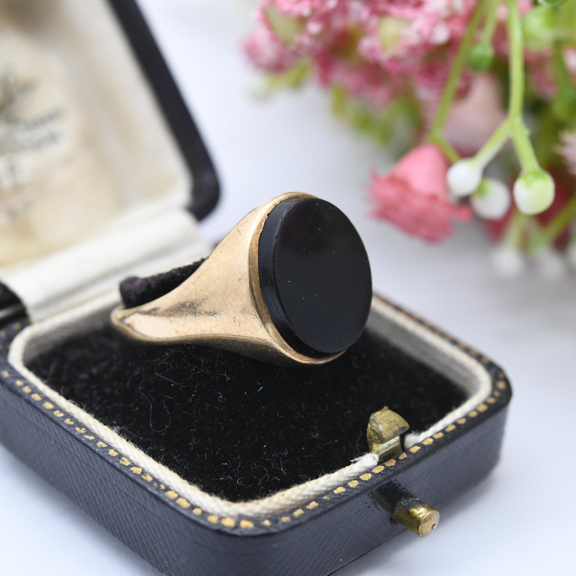 Vintage 9ct Gold Onyx Signet Ring 1979 - Large Black Oval Gemstone | Gift for Him | Mid-Century Jewellery | UK Size - U | US Size - 10