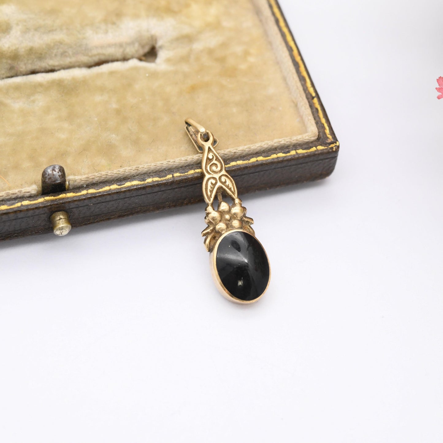 Vintage 9ct Gold Onyx Pendant 2002 - Floral Motif Scrolling | Teardrop Shape Gold and Black Pendant Charm for Trace Chain
