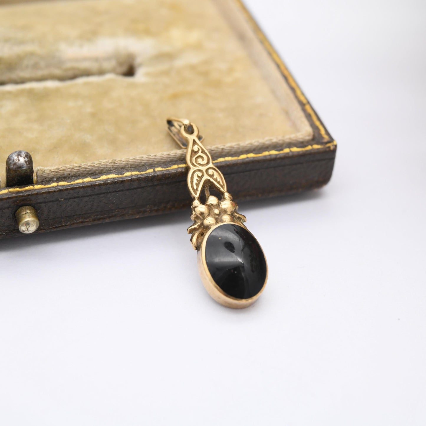 Vintage 9ct Gold Onyx Pendant 2002 - Floral Motif Scrolling | Teardrop Shape Gold and Black Pendant Charm for Trace Chain