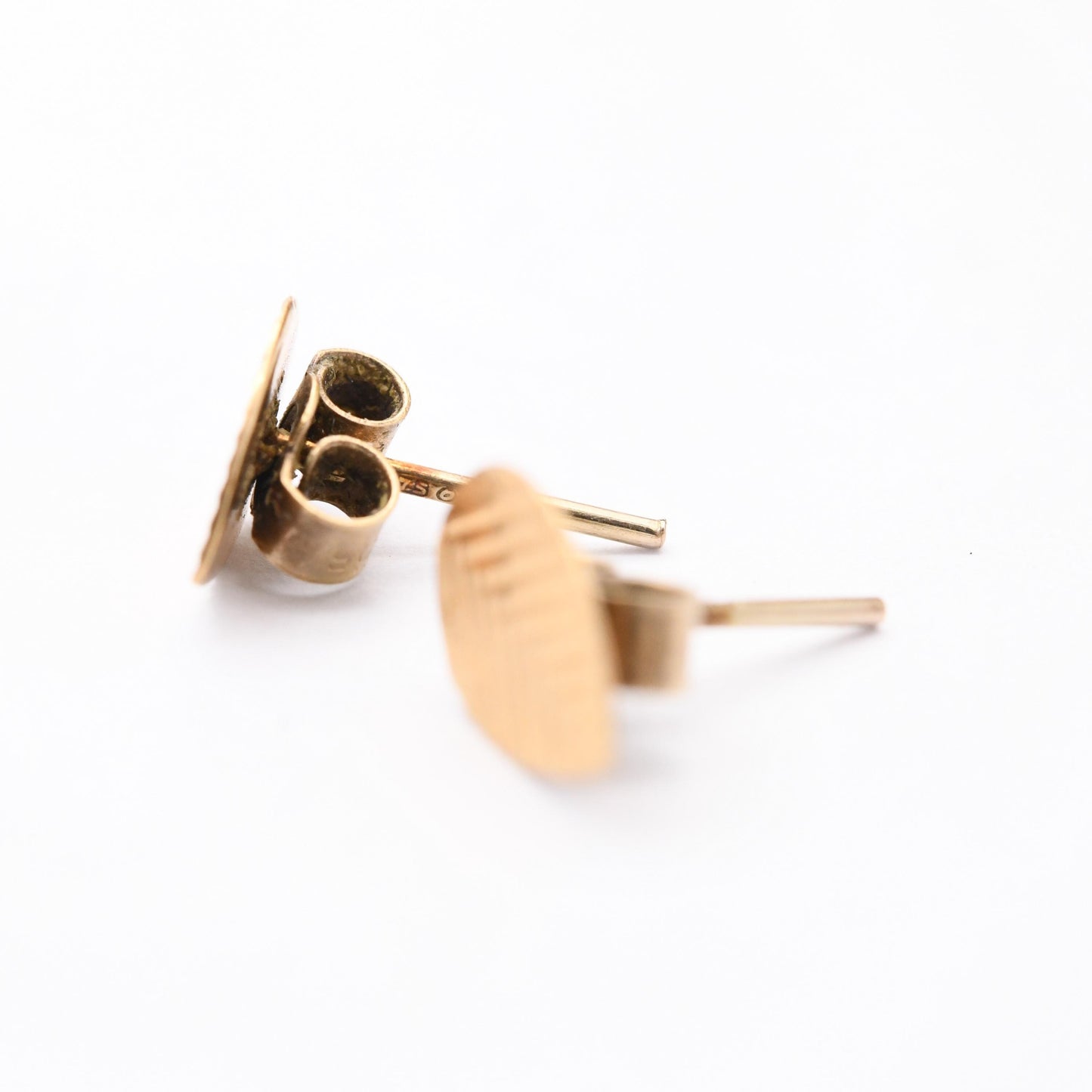 Vintage 9ct Gold Leaf Stud Earrings - Mid-Century Textured Leaves | Delicate Gold Studs | Gift for Her | Butterfly Backs