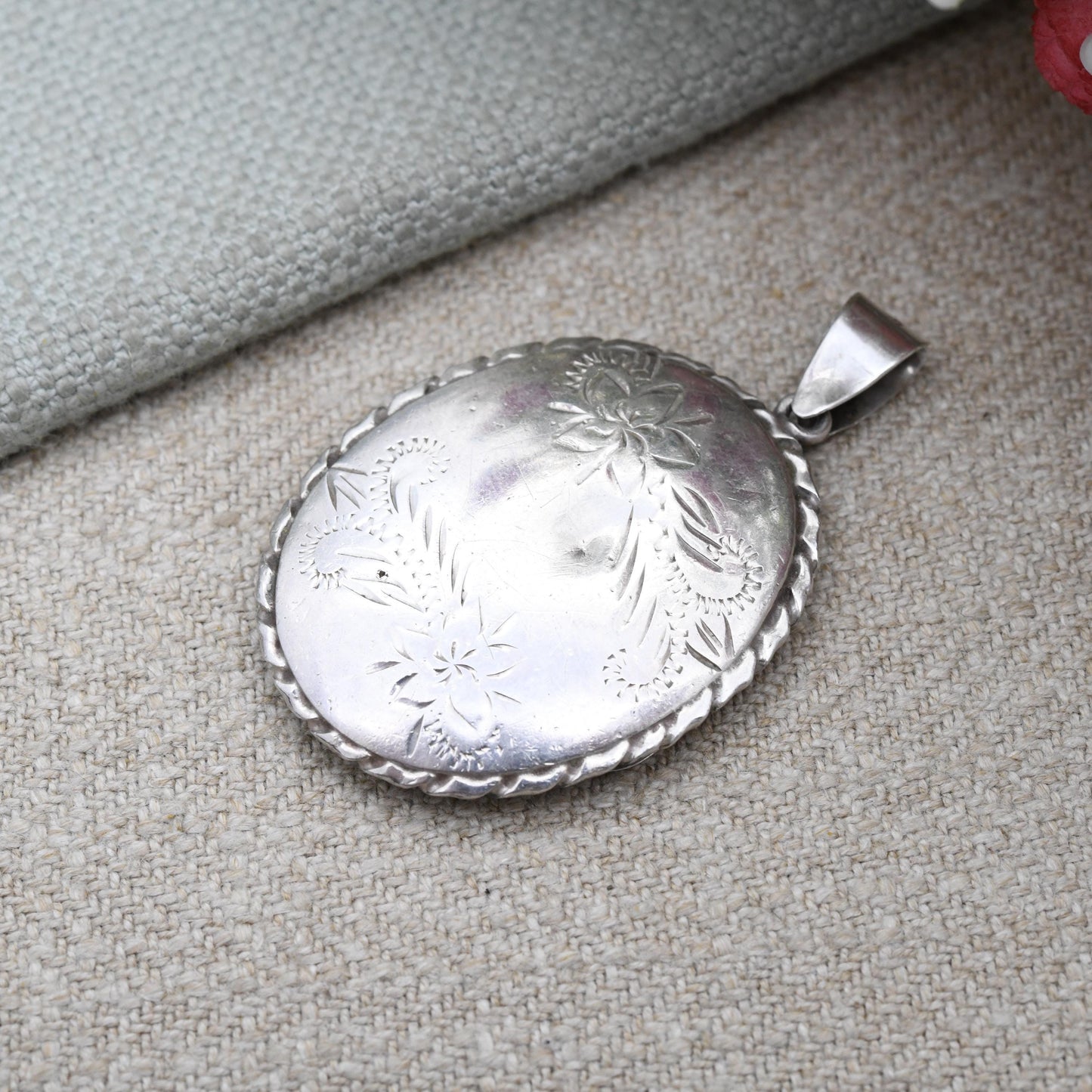 Vintage Sterling Silver Locket Pendant with Engraved Floral Design - Large Oval Locket Necklace for Chunky Chain | Sweet Jewellery Gift