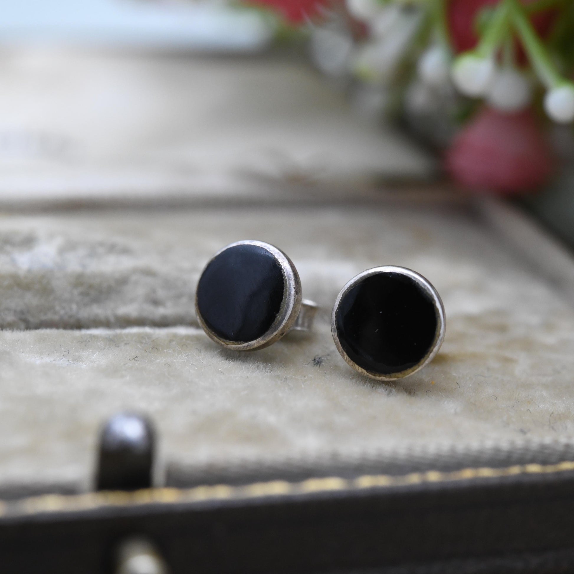 Vintage Sterling Silver Onyx Stud Earrings - Minimalist Studs | Circular Black Gemstones | Gift for Her
