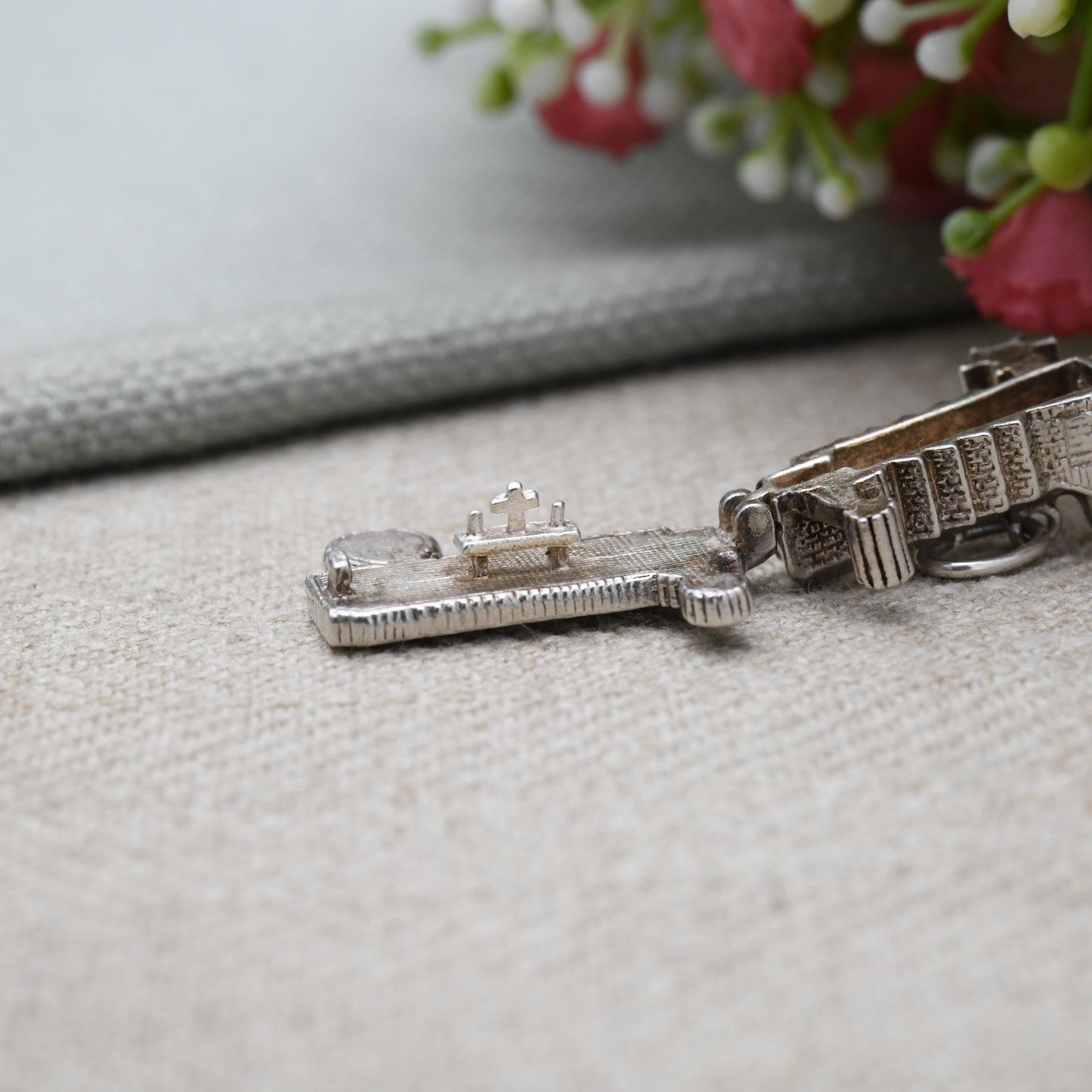 Vintage Nuvo Sterling Silver Opening Coventry Cathedral Charm Pendant - Alter | Cross | Tourism Souvenir | Gift for Charm Bracelet