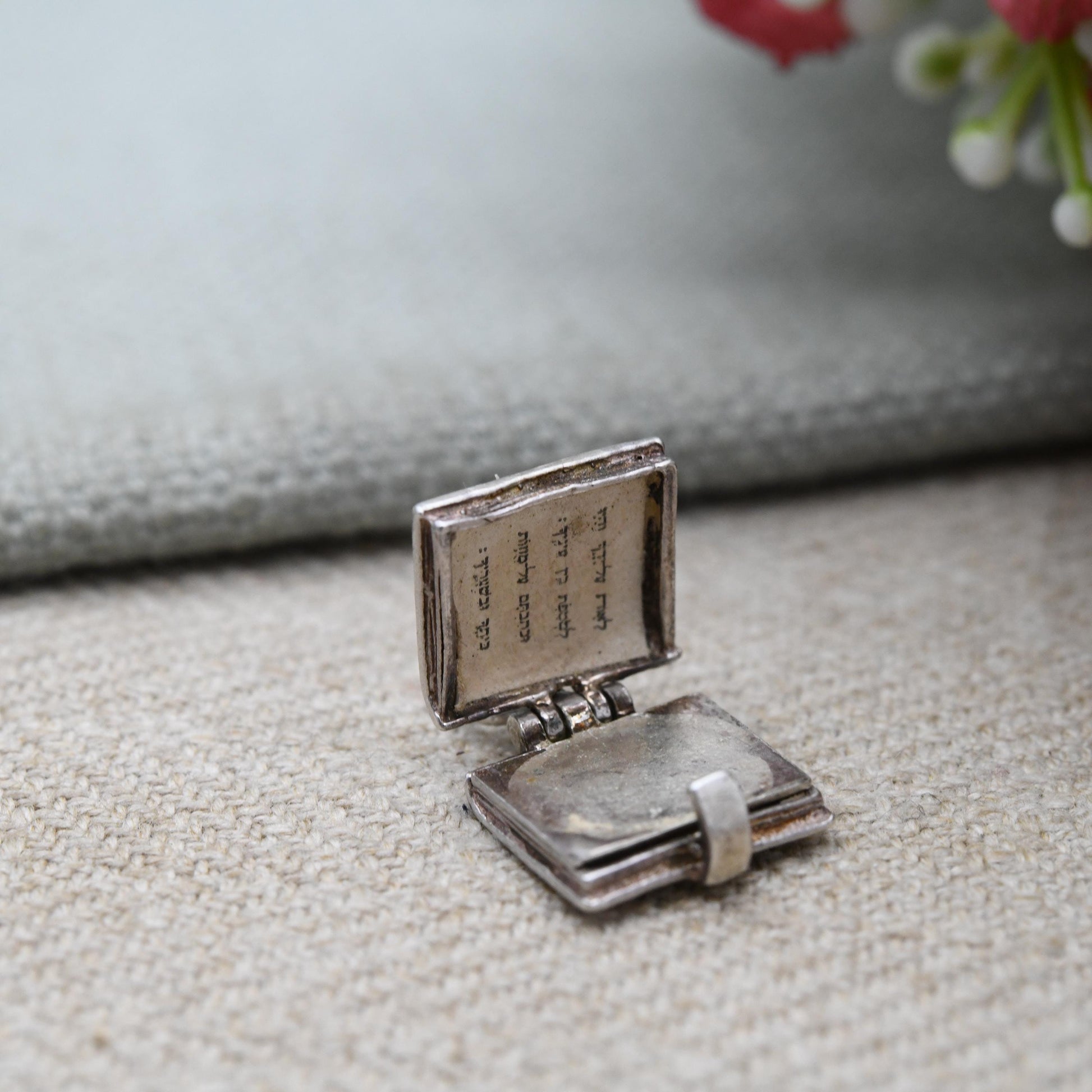 Vintage Nuvo Sterling Silver Jewish Prayer Book Opening Charm Pendant - Siddur | Religion | Hebrew | Gift for Charm Bracelet Necklace Stack