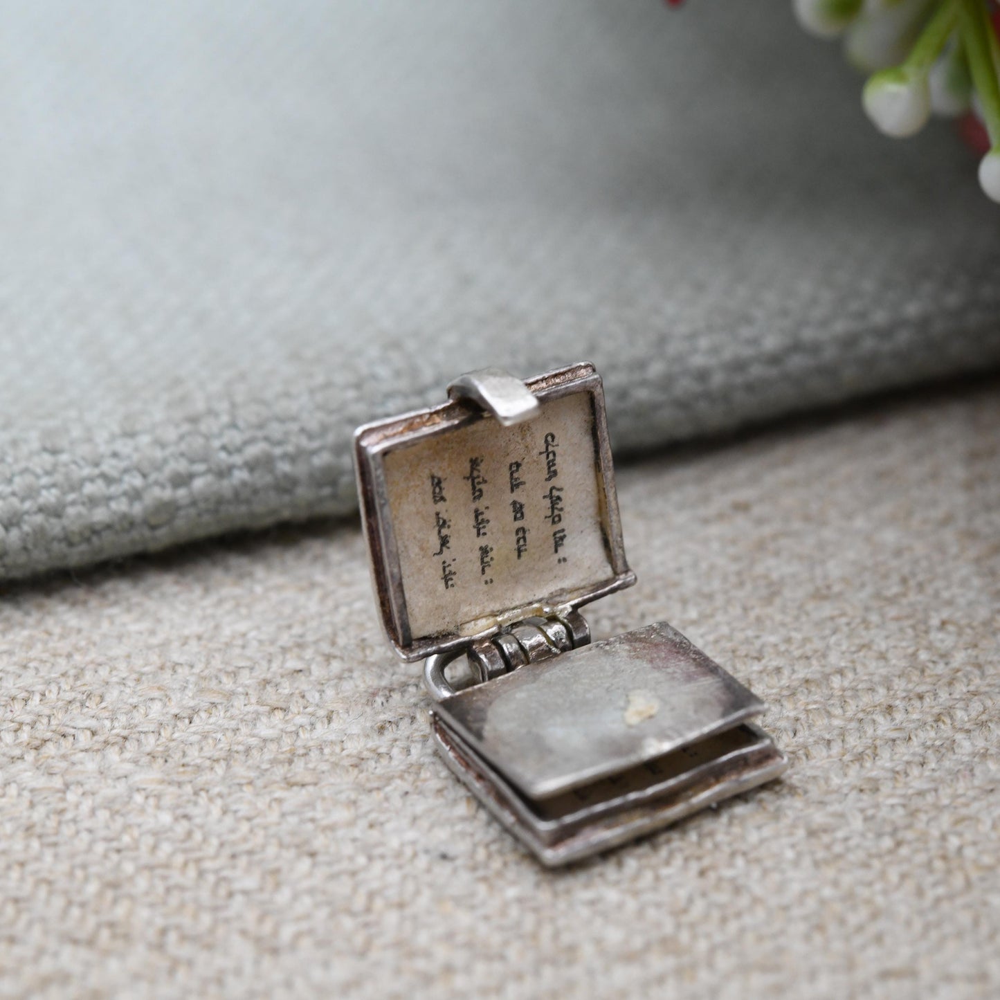 Vintage Nuvo Sterling Silver Jewish Prayer Book Opening Charm Pendant - Siddur | Religion | Hebrew | Gift for Charm Bracelet Necklace Stack