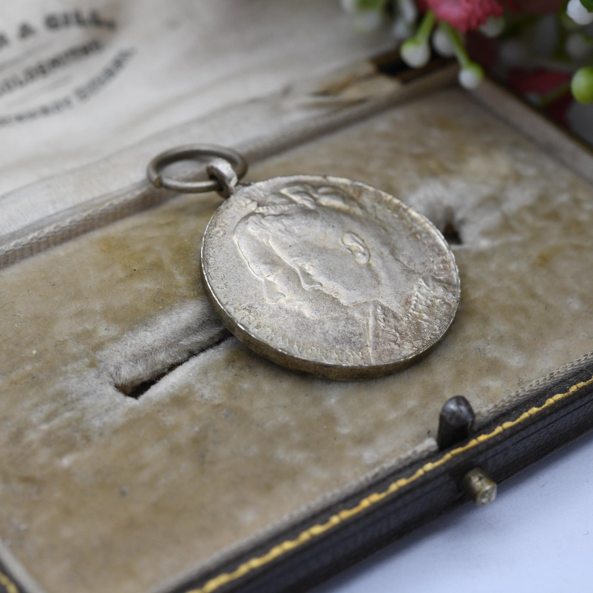 Antique 1909 Netherlands Birth of Juliana Silver Medal Pendant - Geboren 30 April 1909 | Daughter of Koningin Wilhelmina and Prince Hendrik