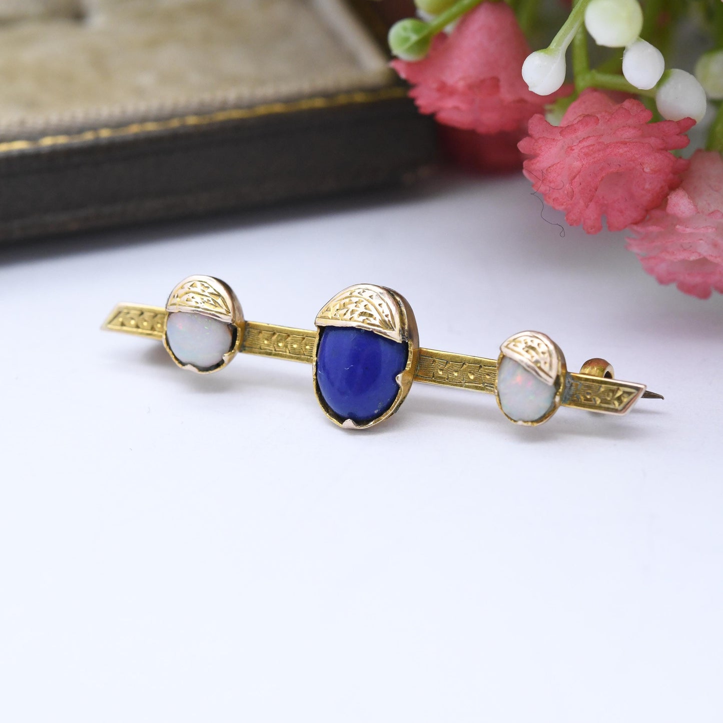 Antique 9ct Gold Lapis Lazuli and Opal Bar Brooch c. 1900 - Hand Carved Victorian Era Gold Jewellery | Blue and White Stones Three Stone