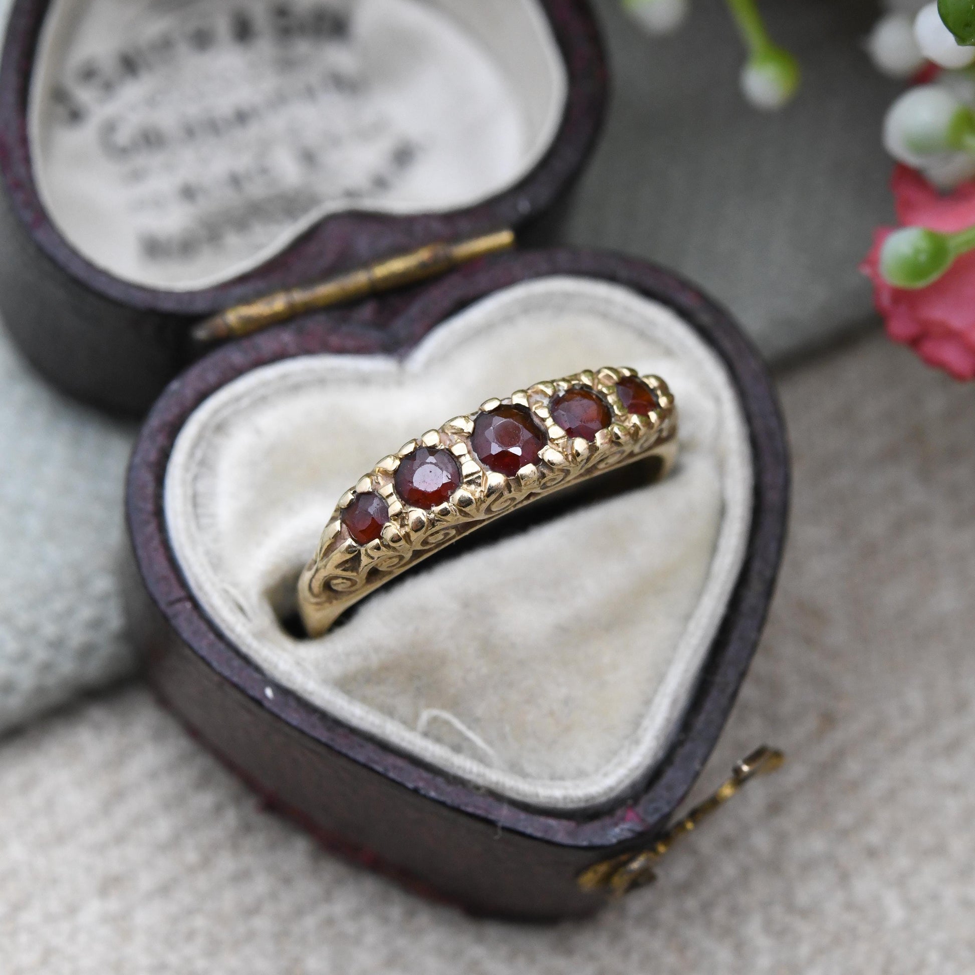 Vintage 9ct Gold Garnet Five Stone Boat Ring 1987 - Red Gemstone Antique Style Flush Set | January Gift | UK Size - M 1/2 | US Size - 6 1/4