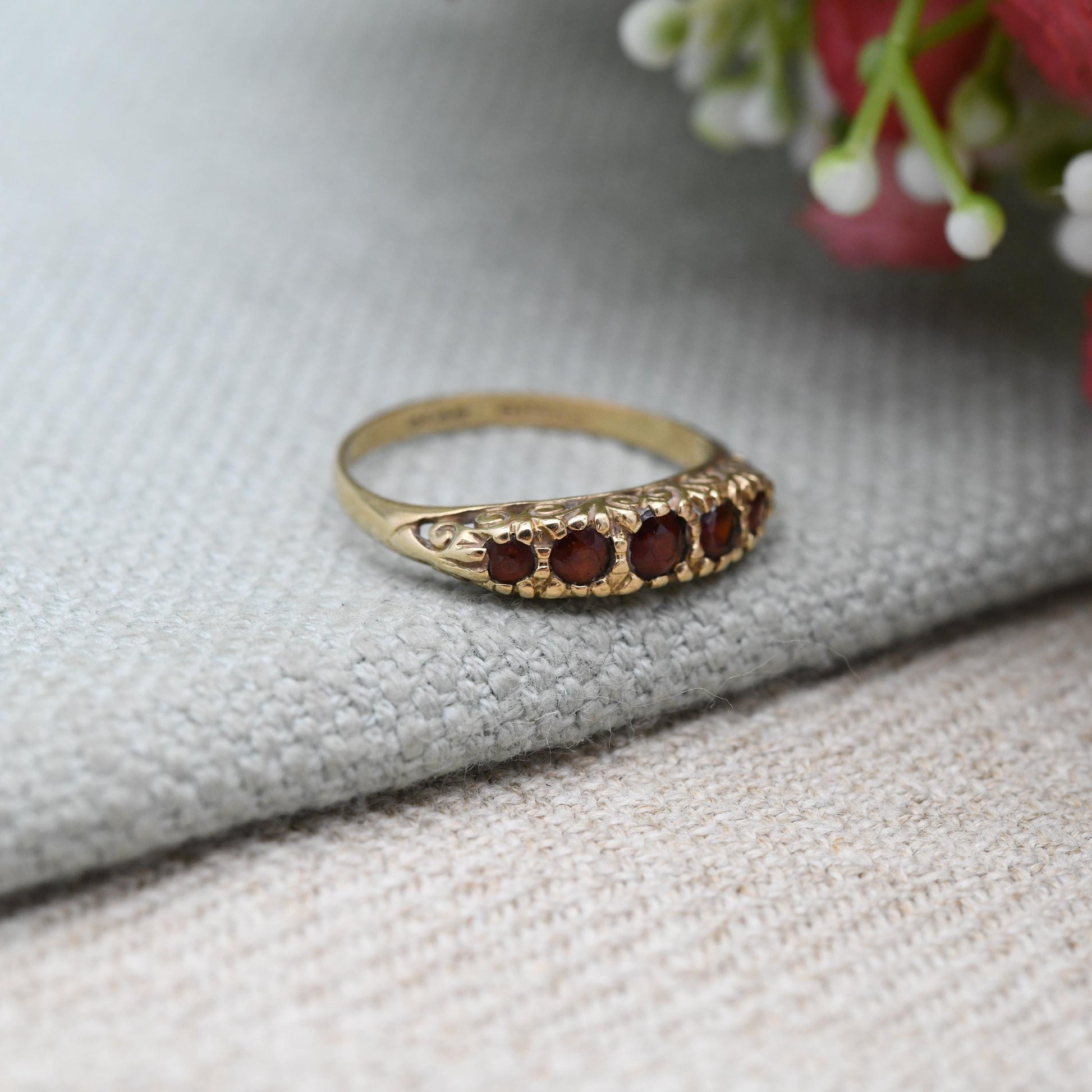 Vintage 9ct Gold Garnet Five Stone Boat Ring 1987 - Red Gemstone Antique Style Flush Set | January Gift | UK Size - M 1/2 | US Size - 6 1/4
