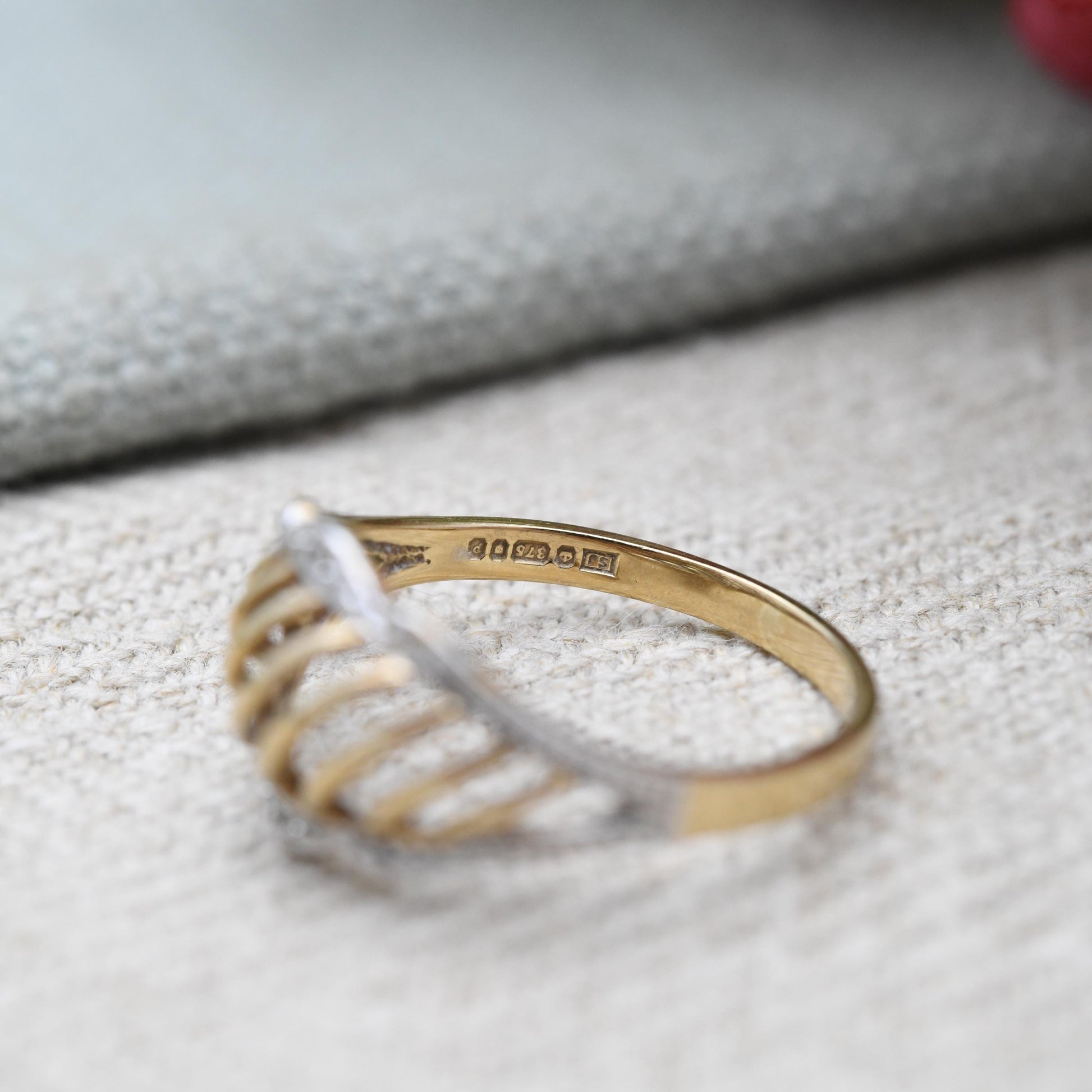 Vintage 9ct Gold Diamond Two Tone Openwork Ring 1989 - Gift for Her | UK Size - M 1/2 | US Size - 6 1/2