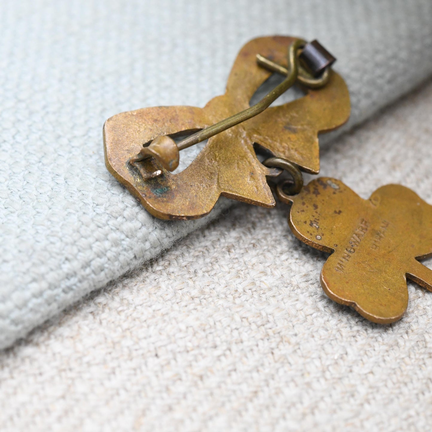 Vintage Enamel Bow and Clover Brooch by Mingware Birmingham c. 1940s