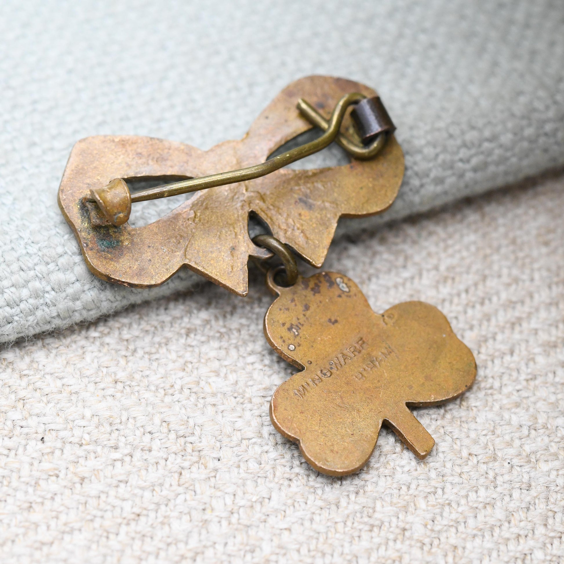 Vintage Enamel Bow and Clover Brooch by Mingware Birmingham c. 1940s