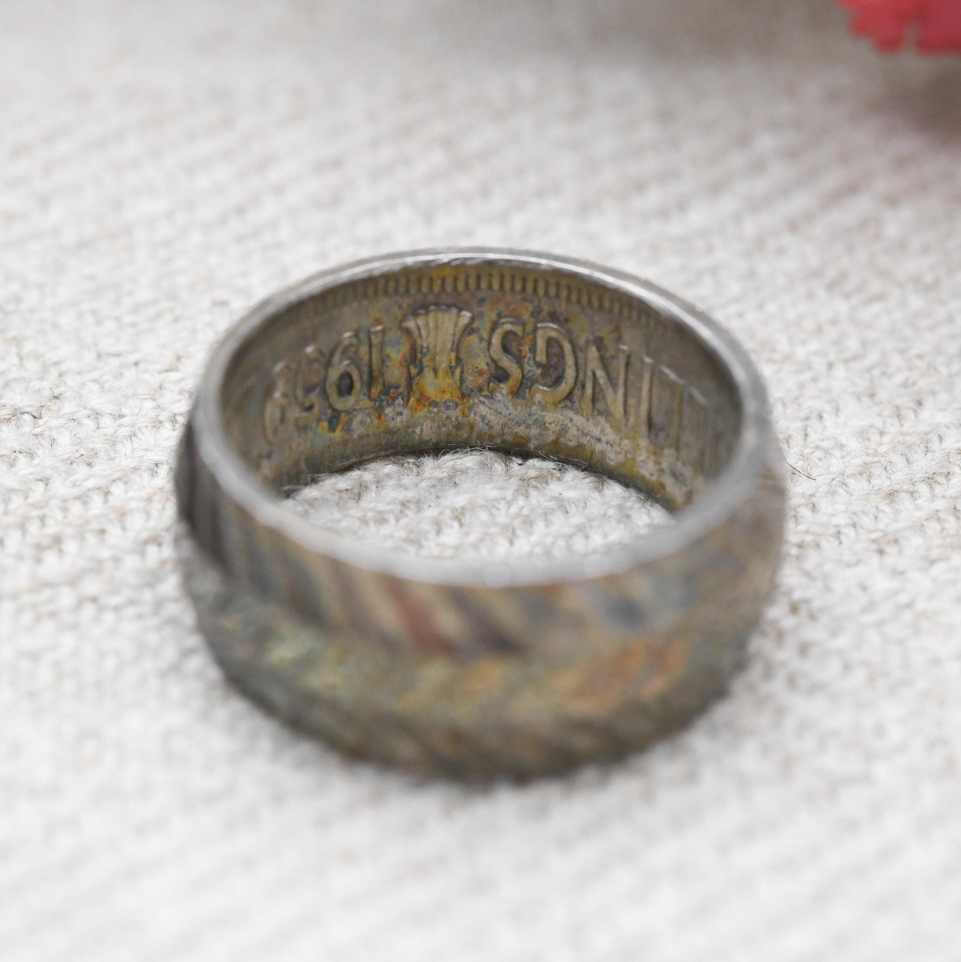 Vintage 1959 Two Shillings Coin Band Ring with Chevron Arrow Band - Unusual Chunky Band Hidden Secret Words | UK Size - J | US Size - 5