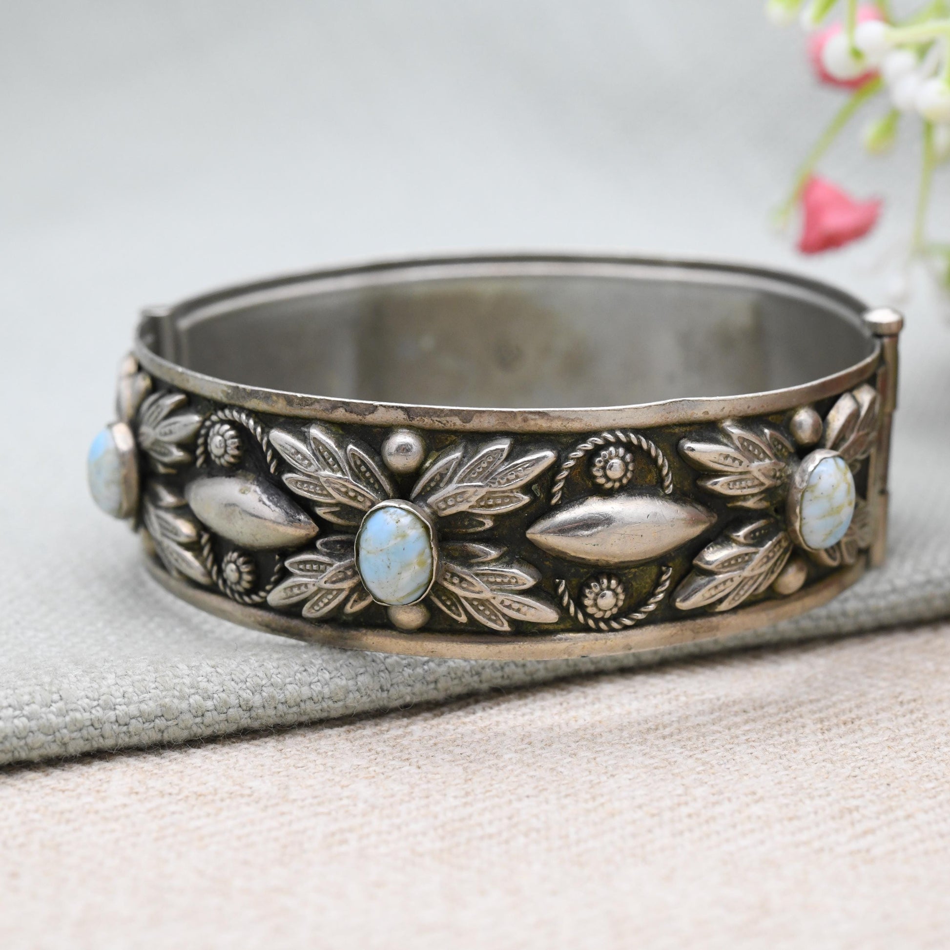 Vintage Alp Italy Hubbell Glass Hinged Bangle Bracelet with Pin Fastener - Imitation Turquoise Cabochons