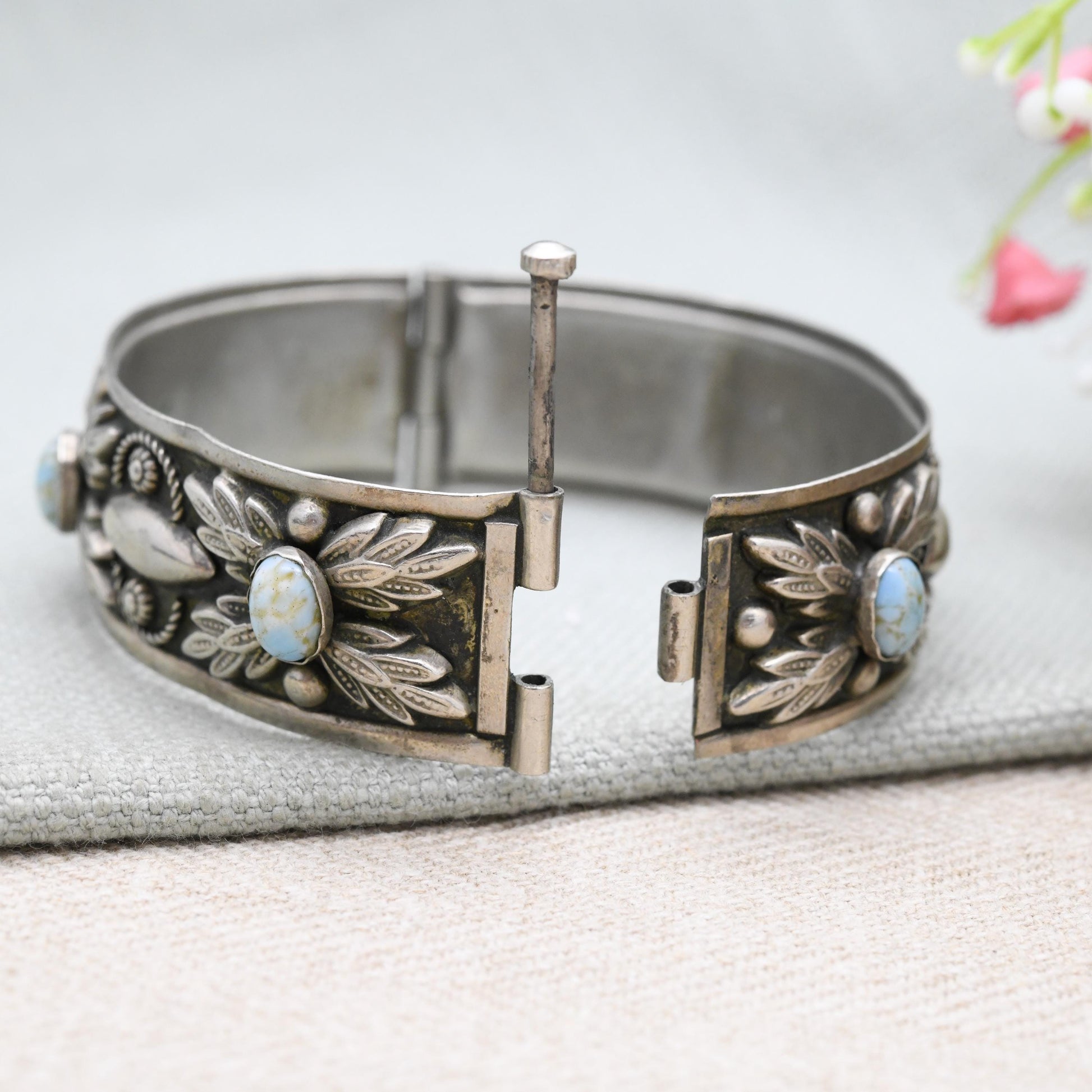 Vintage Alp Italy Hubbell Glass Hinged Bangle Bracelet with Pin Fastener - Imitation Turquoise Cabochons