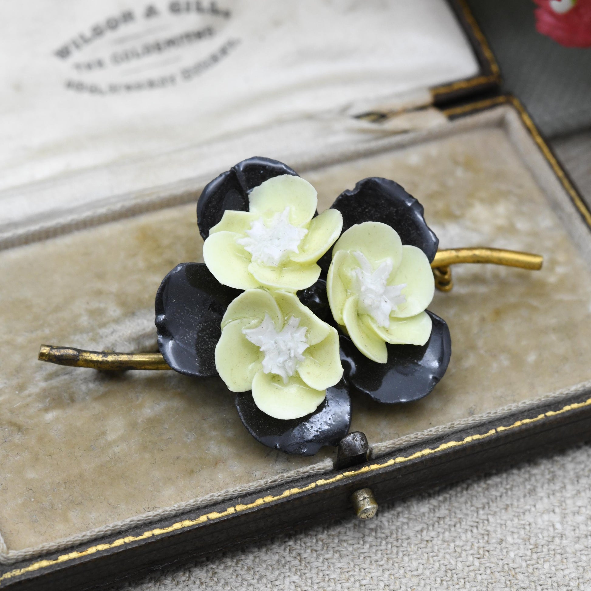 Vintage Wedgwood Ceramic Flower Brooch c. 1950s - Unusual Signed Wedgwood Pottery Jewellery