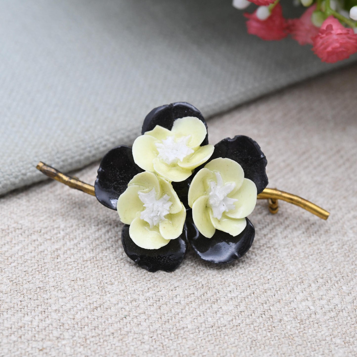 Vintage Wedgwood Ceramic Flower Brooch c. 1950s - Unusual Signed Wedgwood Pottery Jewellery
