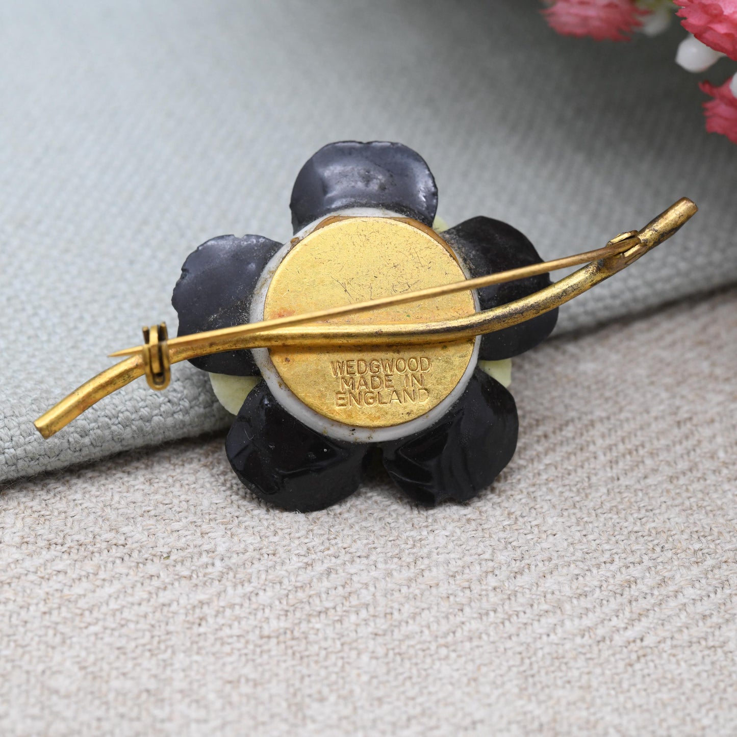 Vintage Wedgwood Ceramic Flower Brooch c. 1950s - Unusual Signed Wedgwood Pottery Jewellery