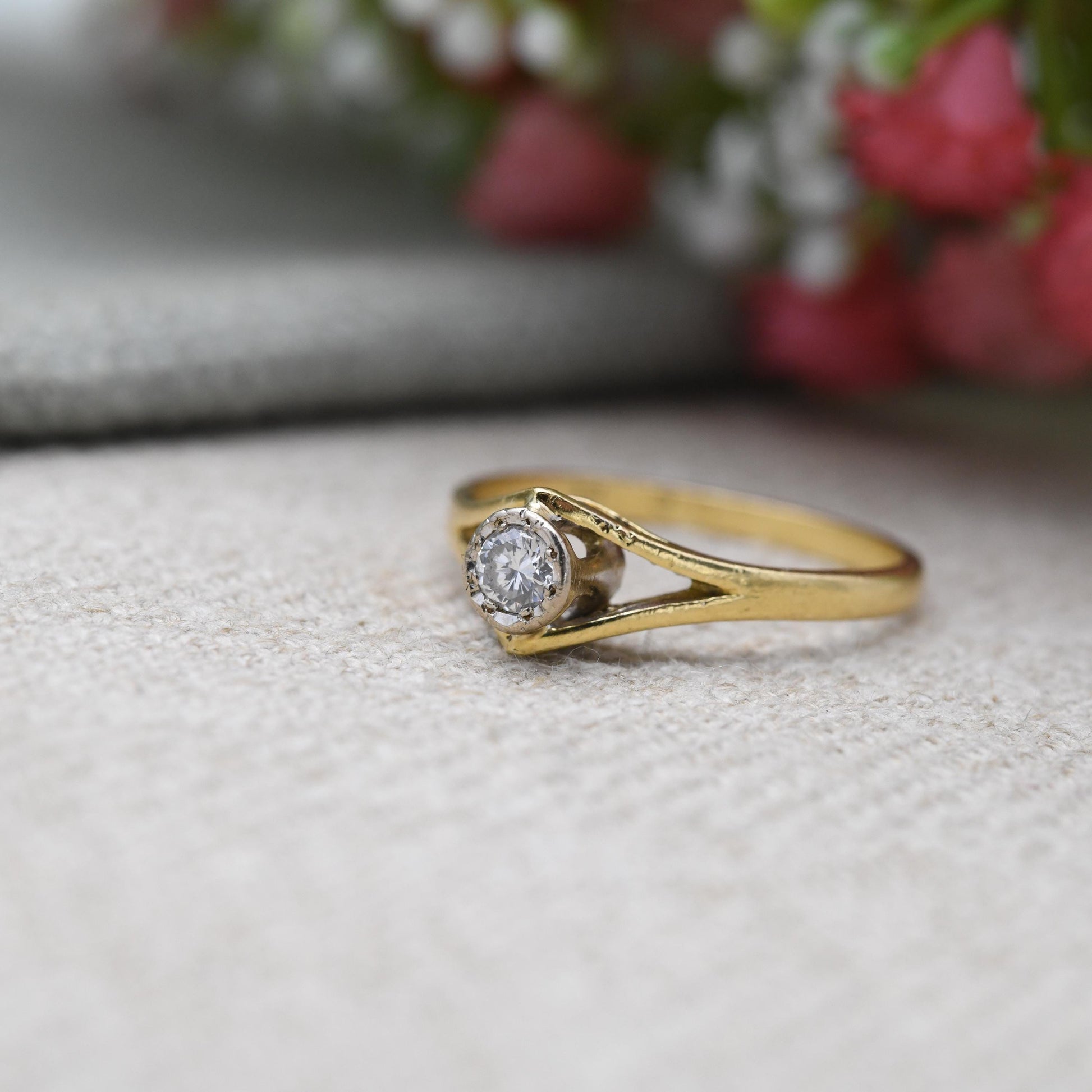 Vintage 18ct Gold Diamond Solitaire Ring 0.1 Carat 10 Points - Classic Engagement White Gold Setting | Small UK Size - P | US Size - 7 3/4