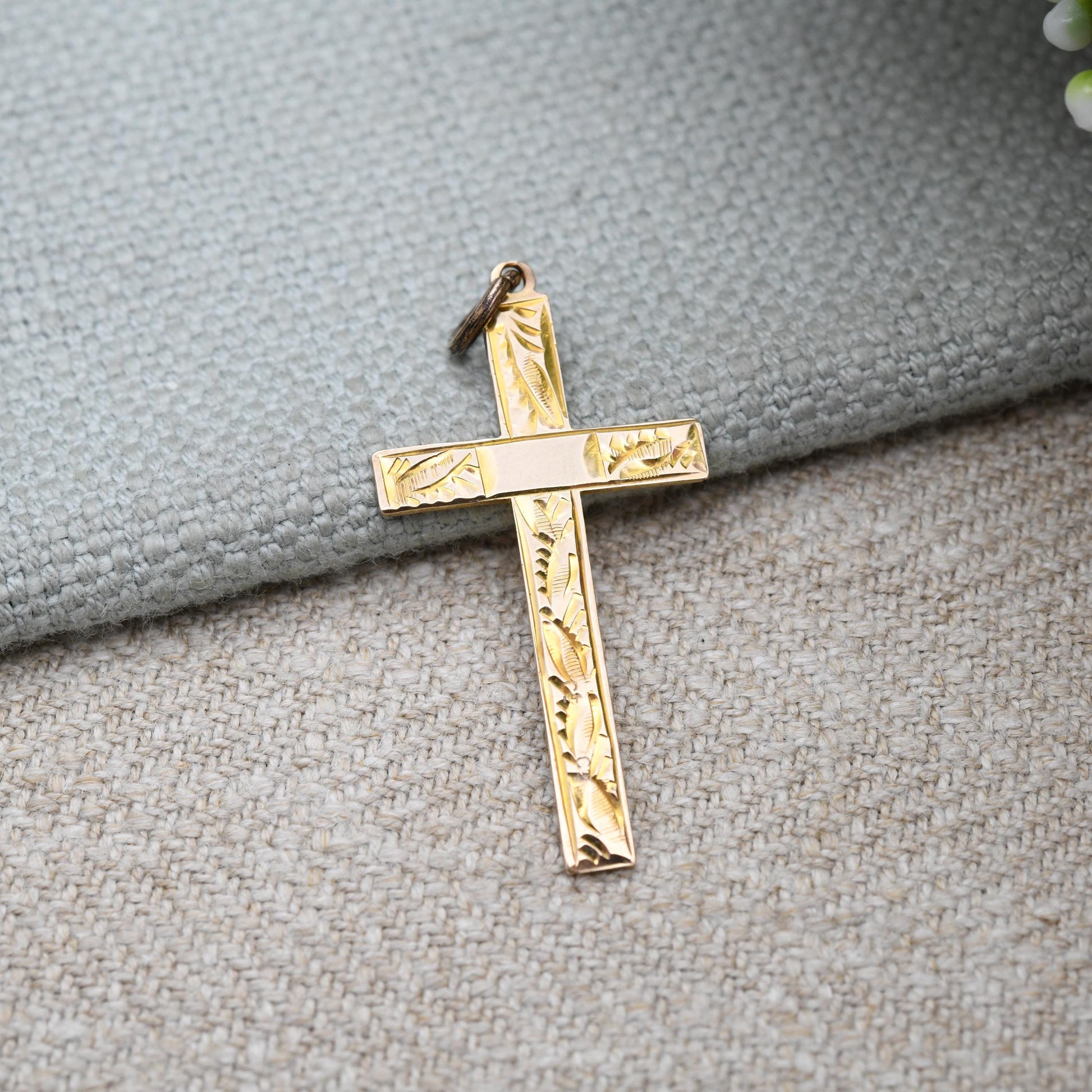 Antique 9ct Gold Cross Pendant with Pretty Leaf Pattern - Antique Yellow Gold Christian Religious Necklace Gift for Christening Baptism