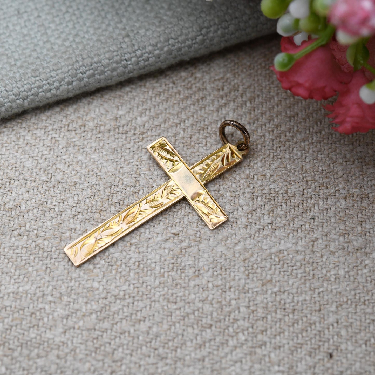 Antique 9ct Gold Cross Pendant with Pretty Leaf Pattern - Antique Yellow Gold Christian Religious Necklace Gift for Christening Baptism