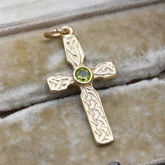 Vintage 9ct Gold Peridot Celtic Cross Pendant with a knot Pattern - Yellow Gold Christian Religious Necklace Gift for Christening Baptism