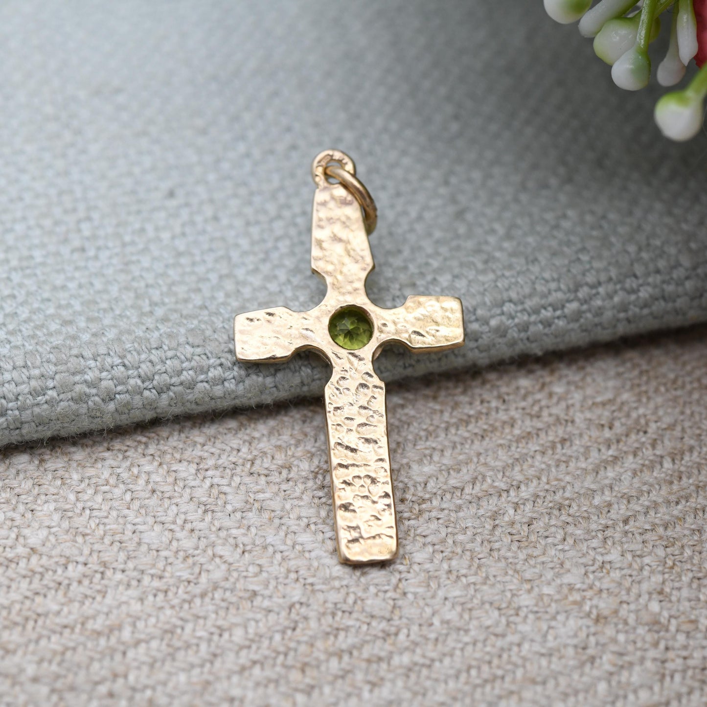 Vintage 9ct Gold Peridot Celtic Cross Pendant with a knot Pattern - Yellow Gold Christian Religious Necklace Gift for Christening Baptism