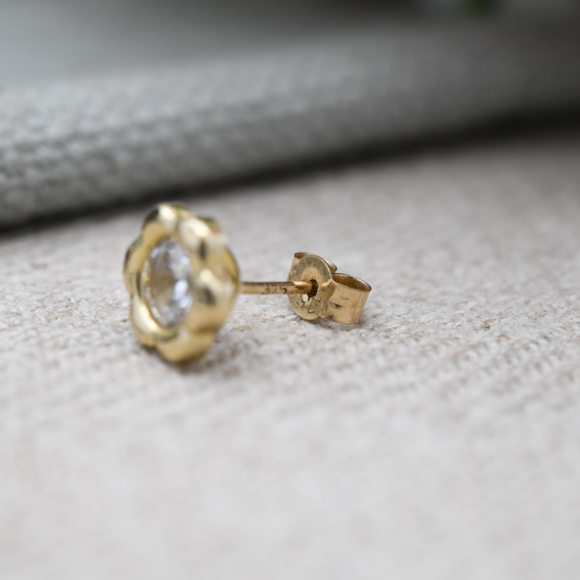 Single 9ct Gold Flower Stud Earring with Large CZ Bezel Set Clear Stone - Y2K Pretty Yellow Gold | Faceted Sparkly Stone | Butterfly Back
