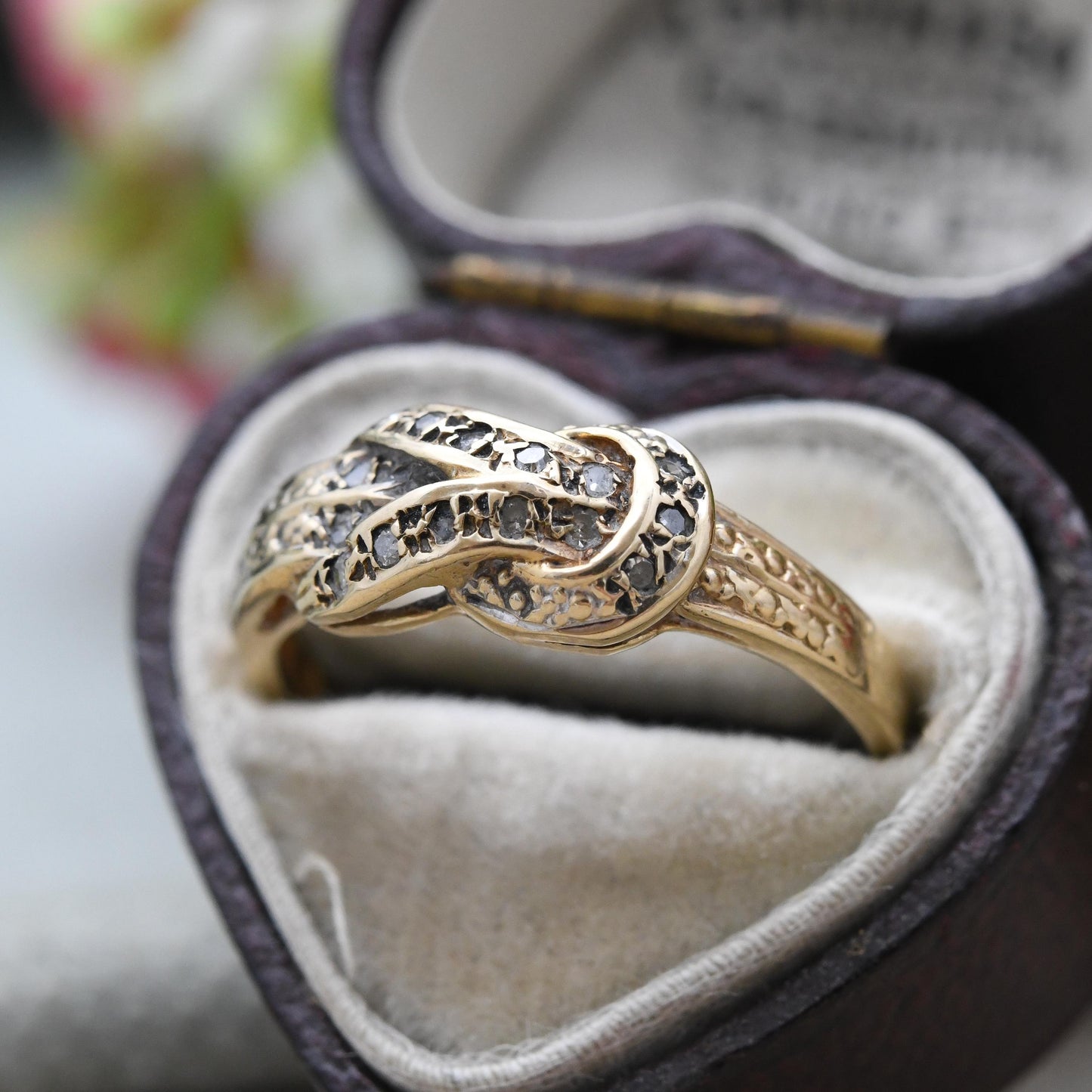 Vintage 9ct Gold Diamond Lovers Knot Ring 1984 - Crossover Knotted Band Pretty Stacking Ring Jewellery Gift | UK Size - O | US Size - 7 1/2