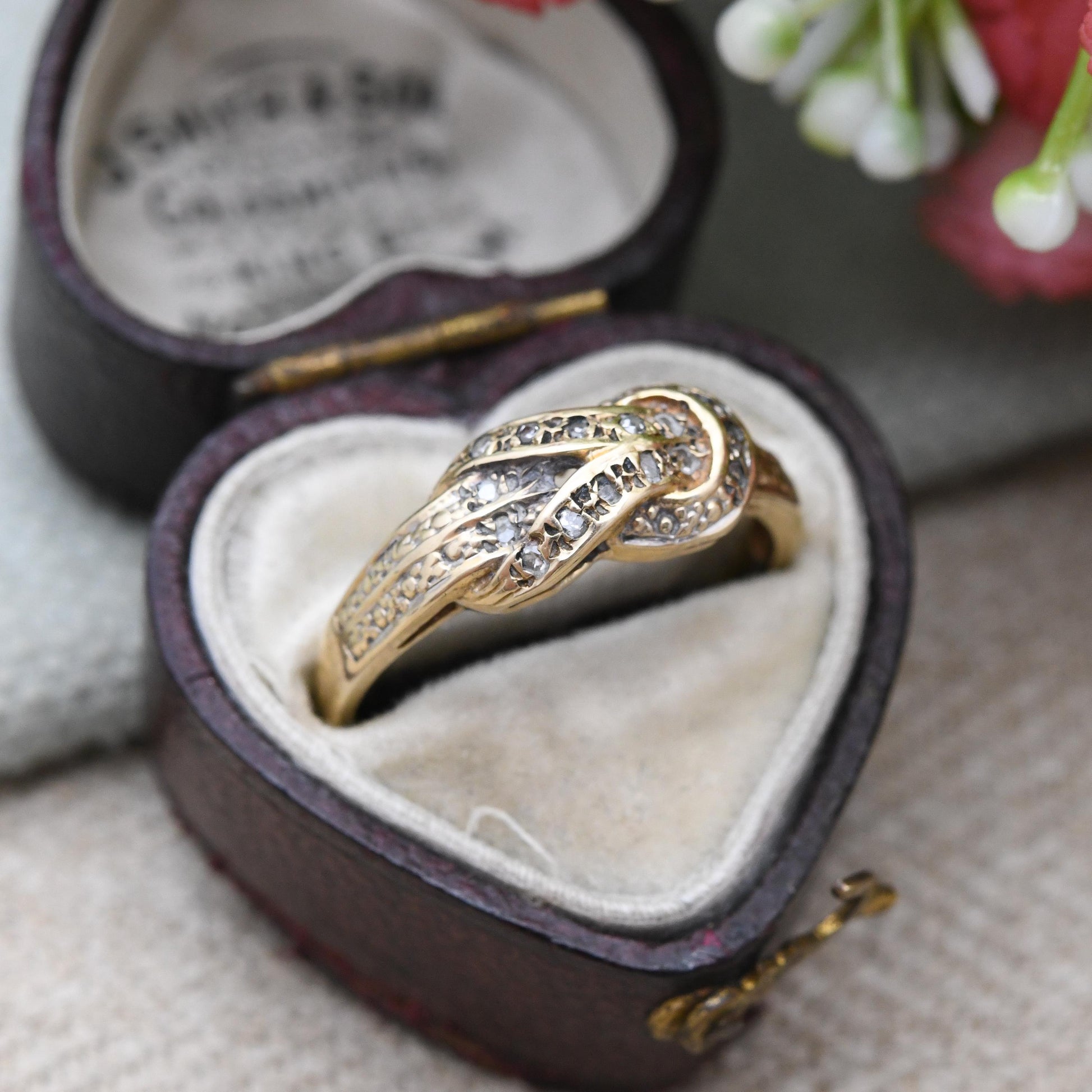 Vintage 9ct Gold Diamond Lovers Knot Ring 1984 - Crossover Knotted Band Pretty Stacking Ring Jewellery Gift | UK Size - O | US Size - 7 1/2