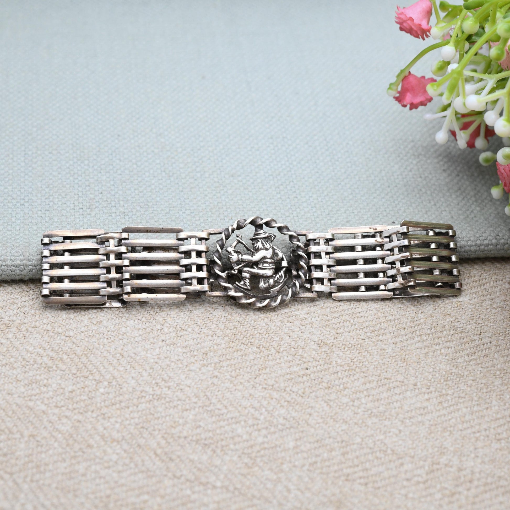 Vintage Sterling Silver Robin Hood Gate Link Bracelet - Unusual Mid Century Collectable Jewellery c. 1960s | Openwork Figural Panel