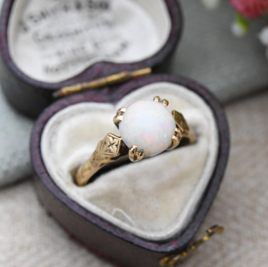 Vintage 9ct Gold Opal Solitaire Ring - Rainbow White Gemstone Solitaire | Colourful Opal Jewellery | UK Size - M | US Size - 6 1/4