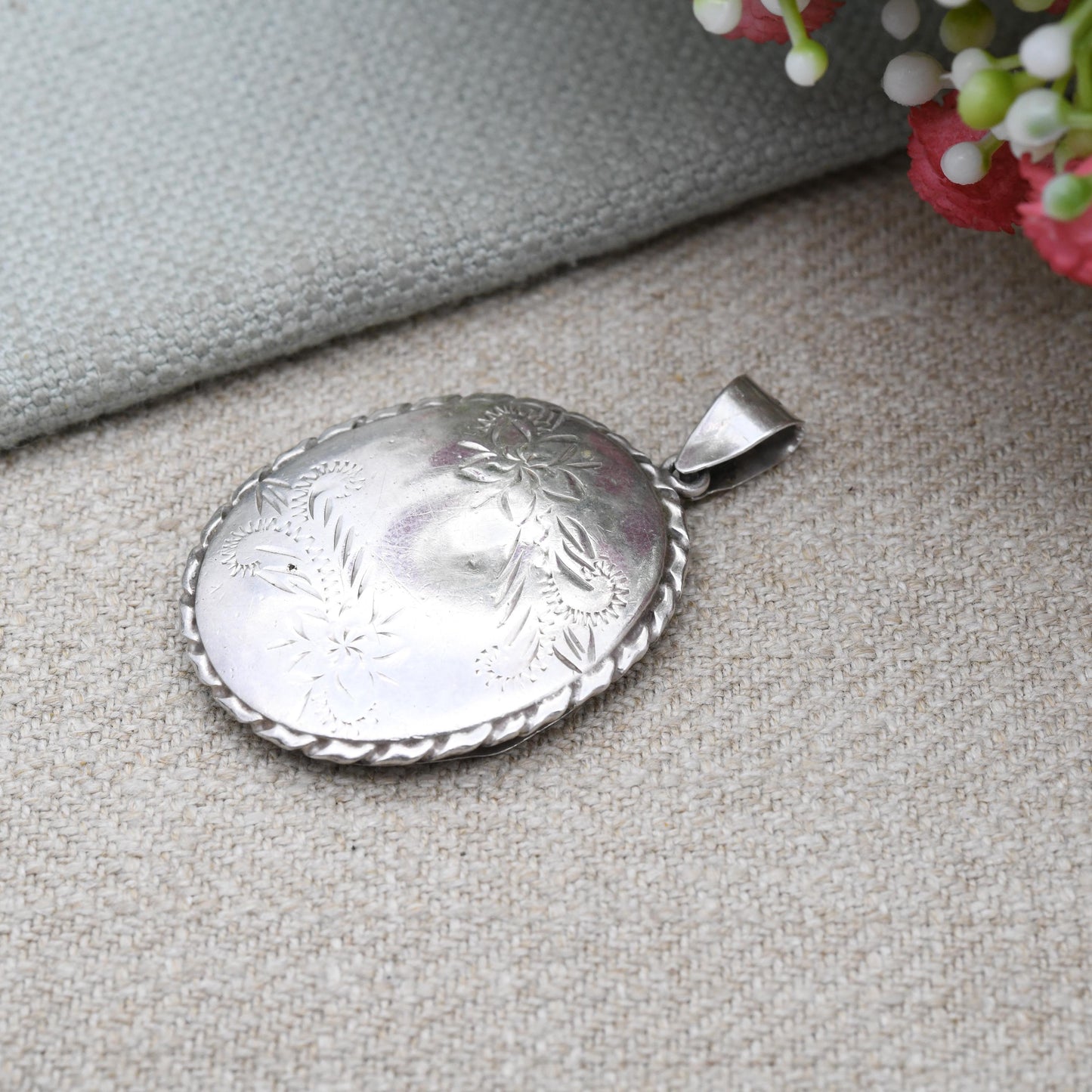 Vintage Sterling Silver Locket Pendant with Engraved Floral Design - Large Oval Locket Necklace for Chunky Chain | Sweet Jewellery Gift