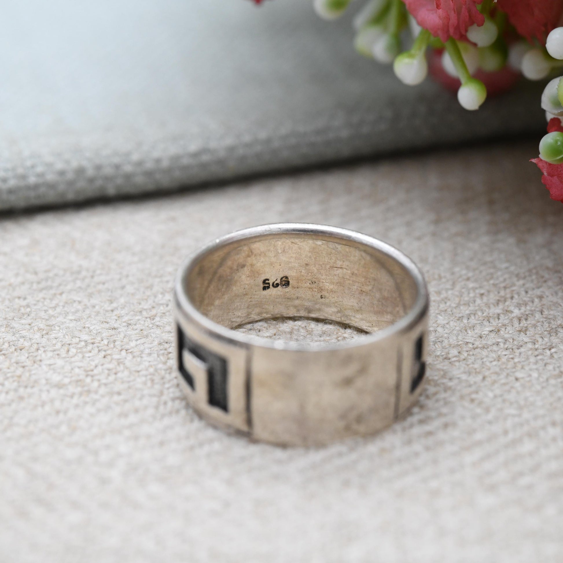 Vintage Sterling Silver Minimalist Band Ring - Unisex Silver Geometric Pattern Ring | Everyday Jewellery | UK Size - Q | US Size - 8 1/4