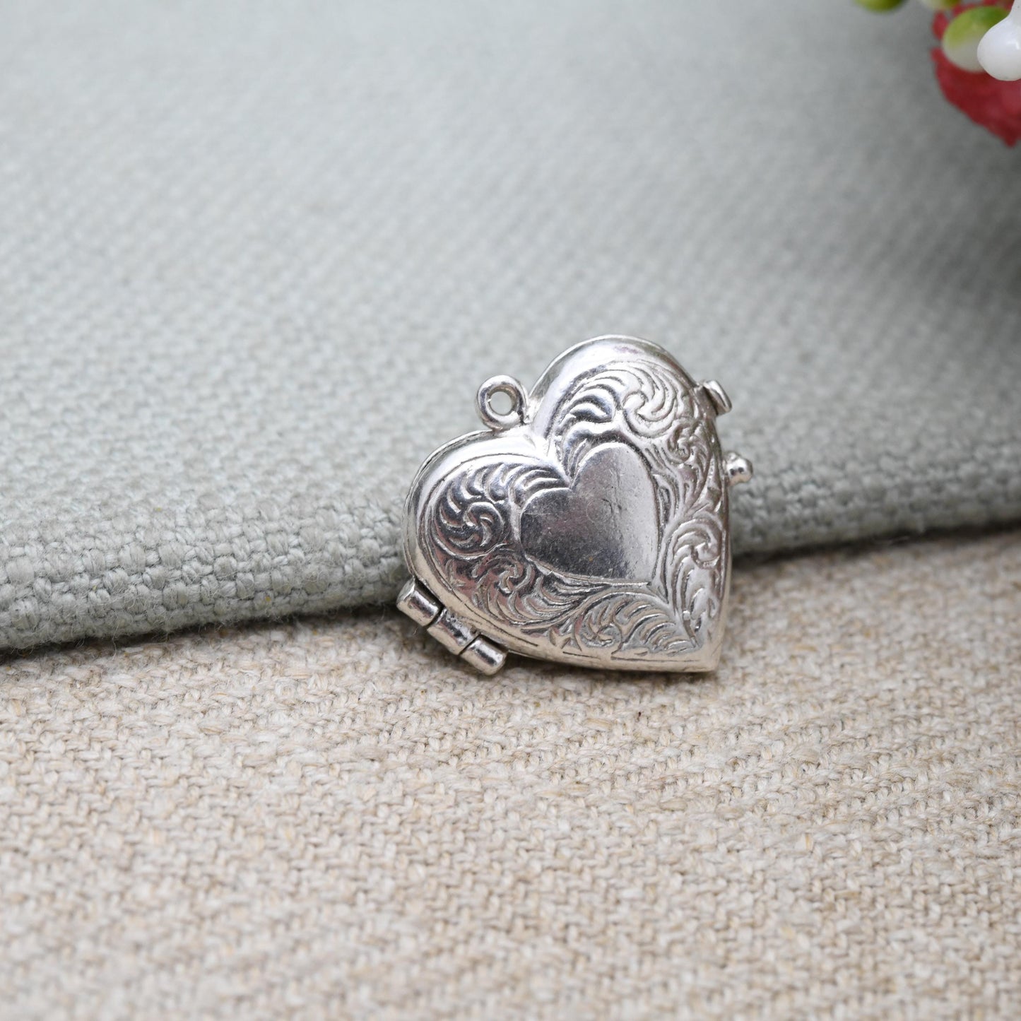 Vintage Nuvo Sterling Silver Heart Opening Locket Pendant with Loving Couple Figures Inside - Gift for Her | Charm Necklace Stack