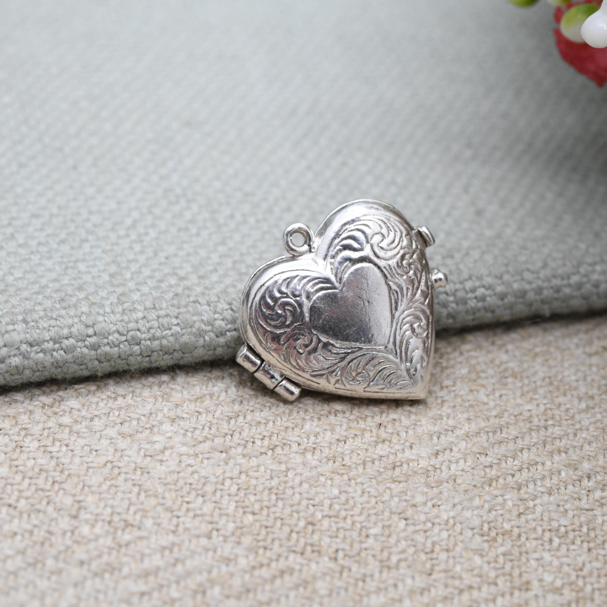 Vintage Nuvo Sterling Silver Heart Opening Locket Pendant with Loving Couple Figures Inside - Gift for Her | Charm Necklace Stack