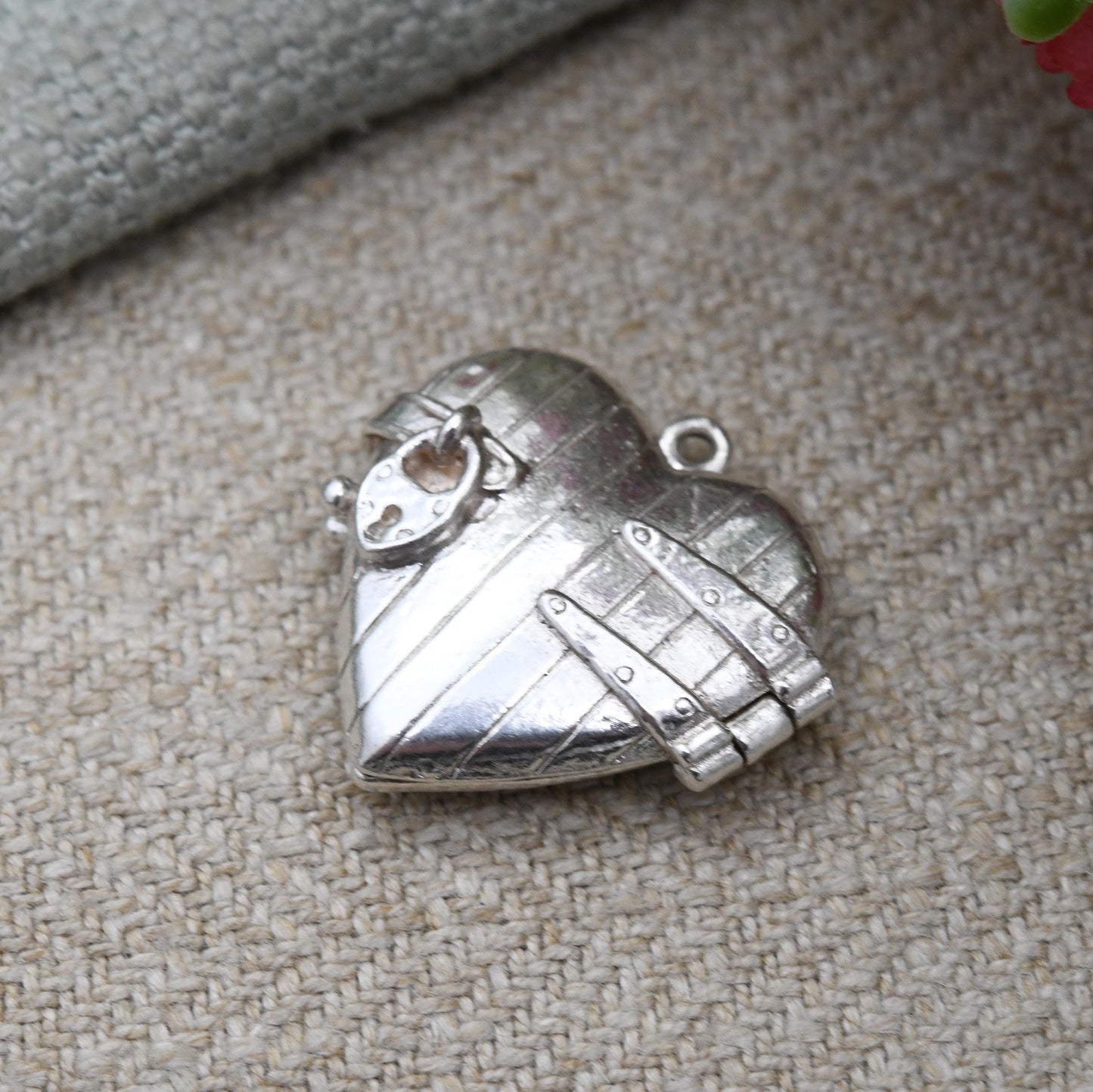 Vintage Nuvo Sterling Silver Heart Opening Locket Pendant with Loving Couple Figures Inside - Gift for Her | Charm Necklace Stack