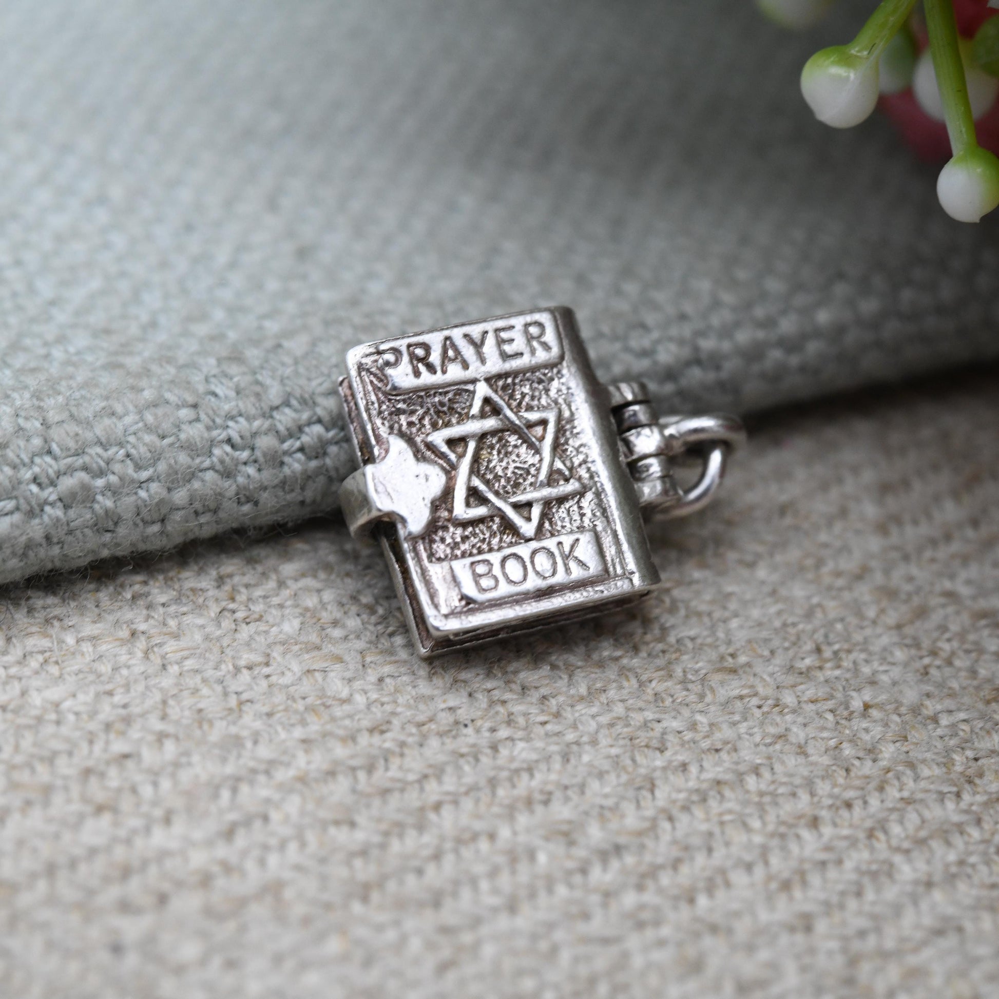 Vintage Nuvo Sterling Silver Jewish Prayer Book Opening Charm Pendant - Siddur | Religion | Hebrew | Gift for Charm Bracelet Necklace Stack