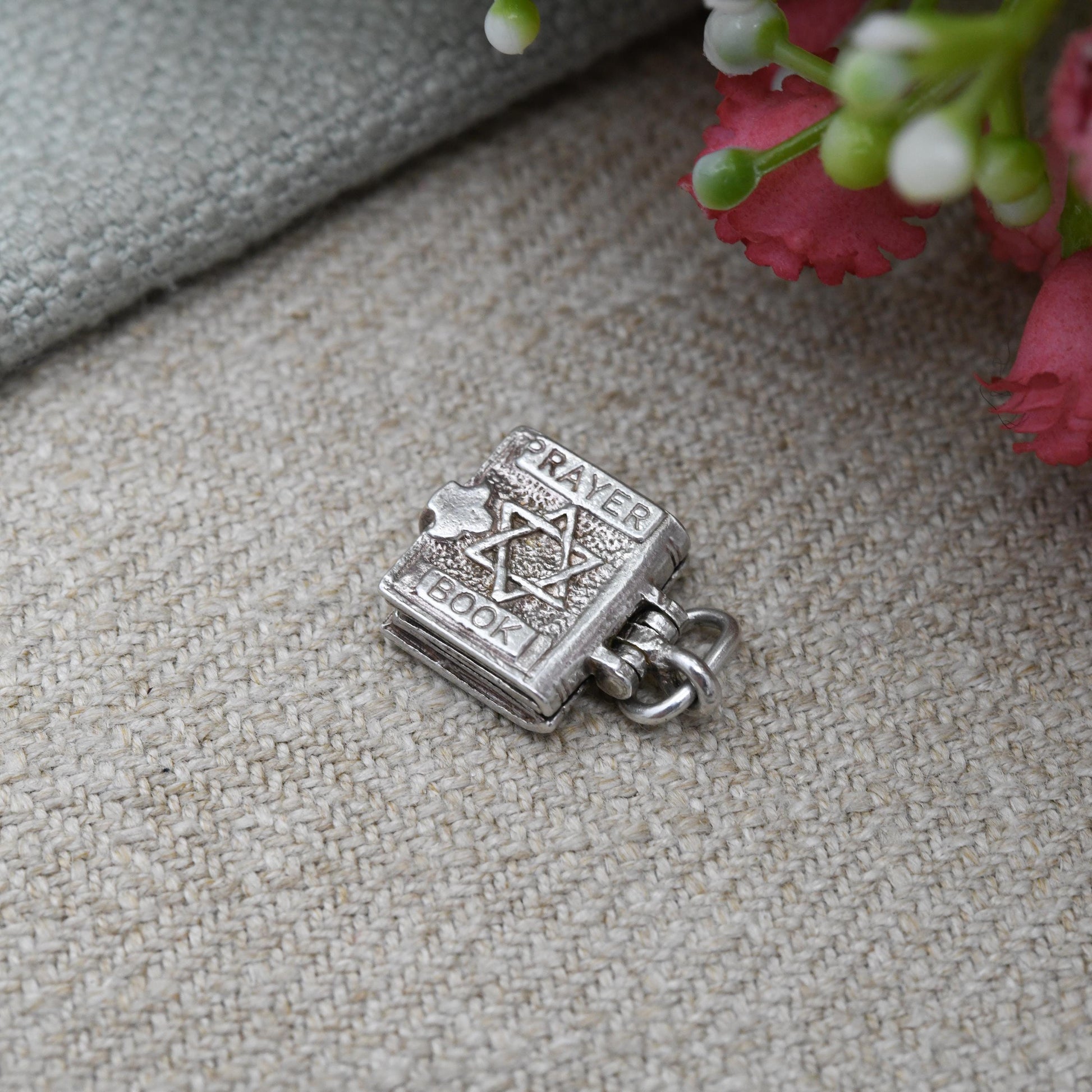Vintage Nuvo Sterling Silver Jewish Prayer Book Opening Charm Pendant - Siddur | Religion | Hebrew | Gift for Charm Bracelet Necklace Stack
