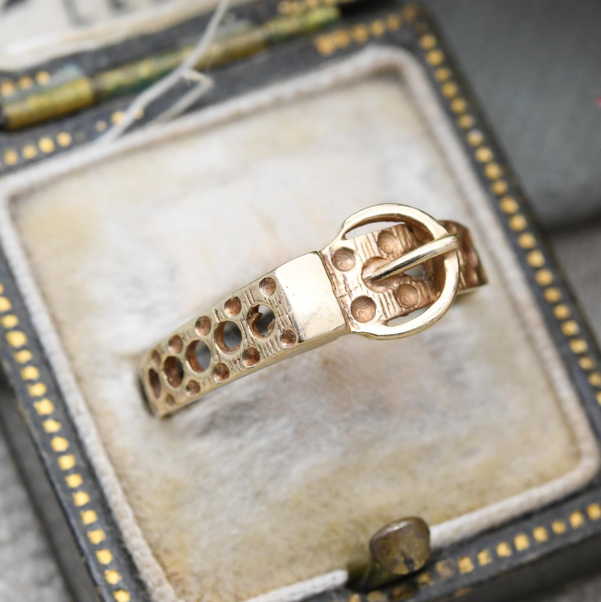 Vintage 9ct Gold Buckle Ring 1991 - Openwork Belt Buckle Textured Unisex Gold Band Gift | UK Size - N | US Size - 6 1/2