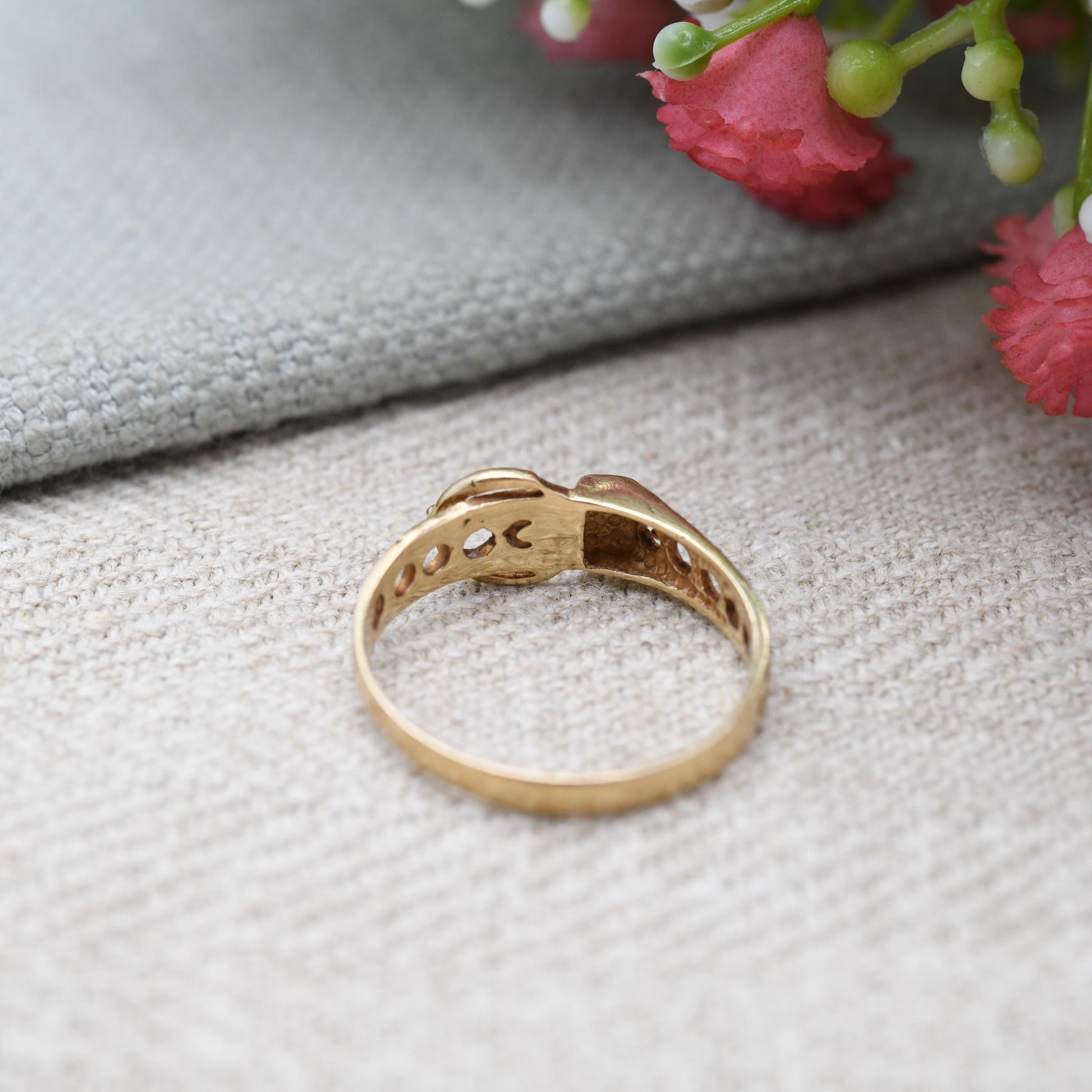 Vintage 9ct Gold Buckle Ring 1991 - Openwork Belt Buckle Textured Unisex Gold Band Gift | UK Size - N | US Size - 6 1/2