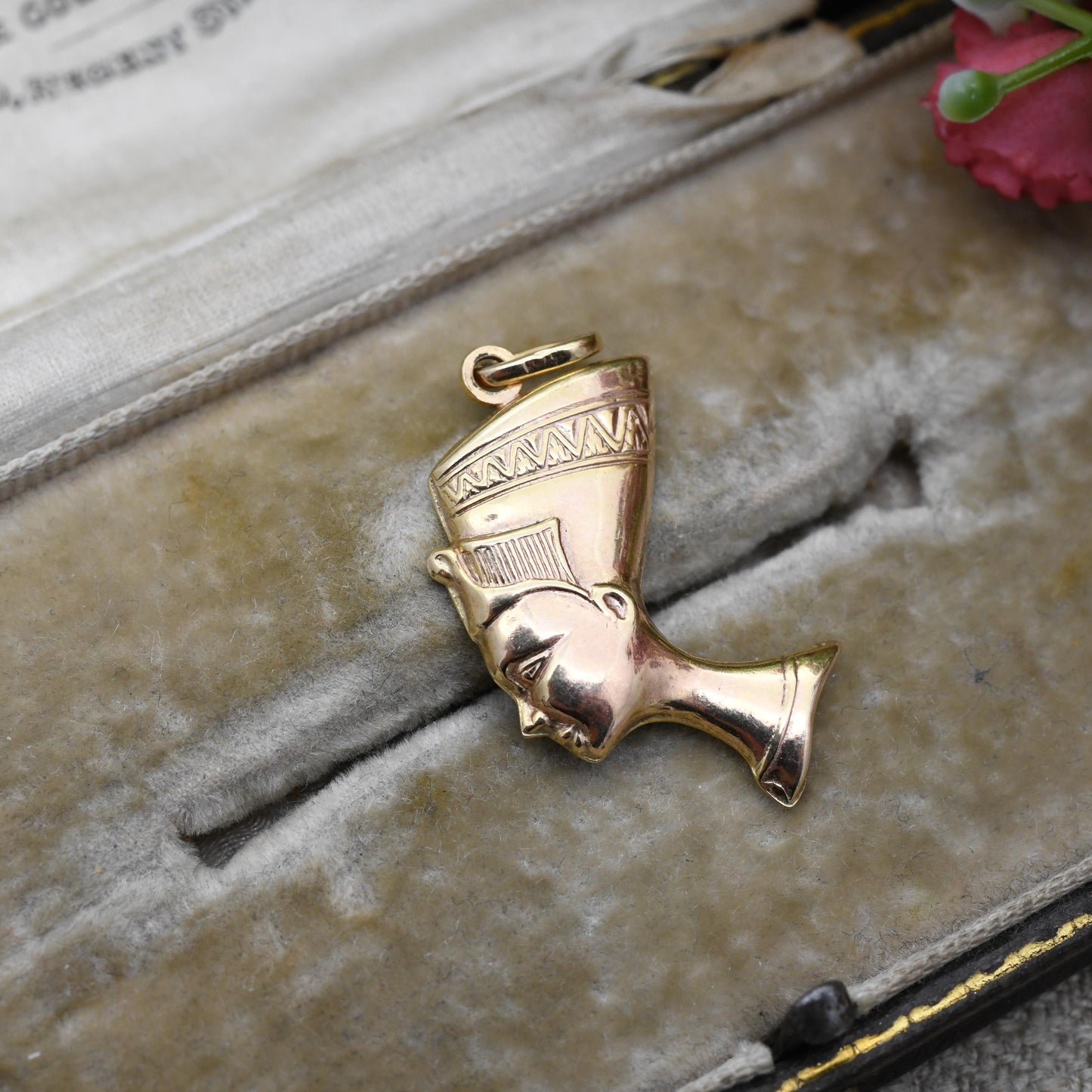 Vintage 9ct Gold Nefertiti Bust Pendant - Detailed Face Silhouette | Egyptian Revival Ancient Egypt Pharaoh | Gift for Pendant Necklace