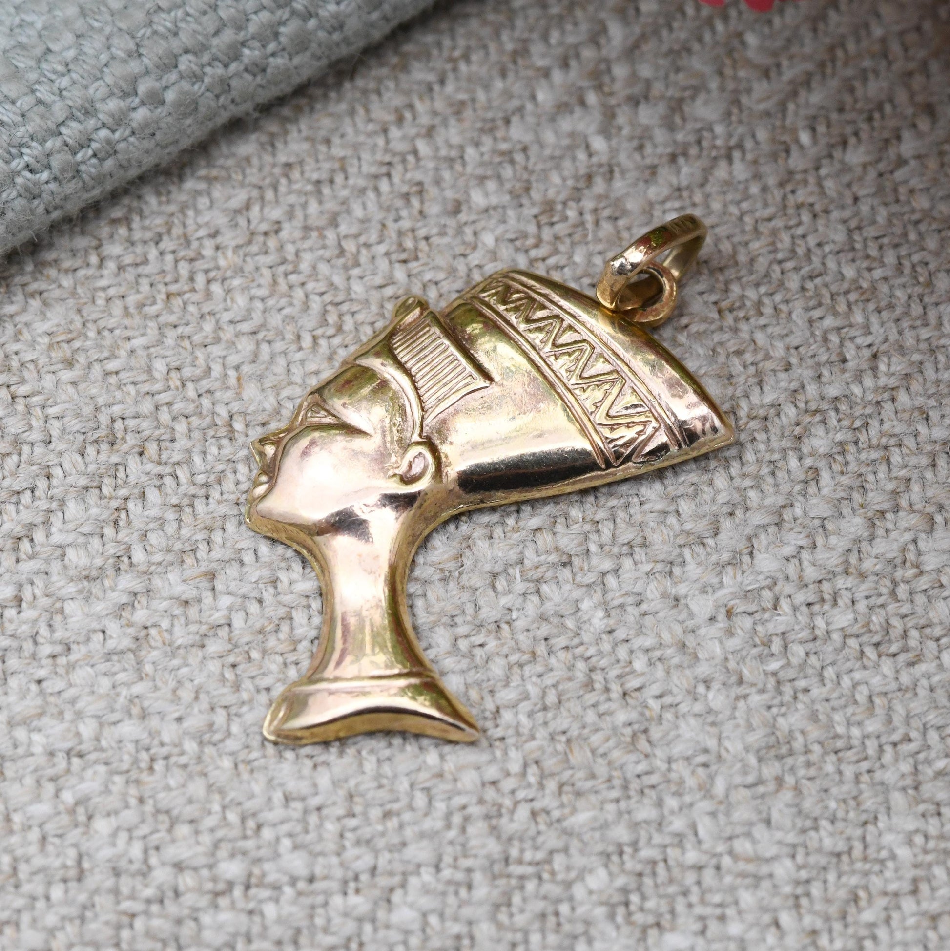 Vintage 9ct Gold Nefertiti Bust Pendant - Detailed Face Silhouette | Egyptian Revival Ancient Egypt Pharaoh | Gift for Pendant Necklace