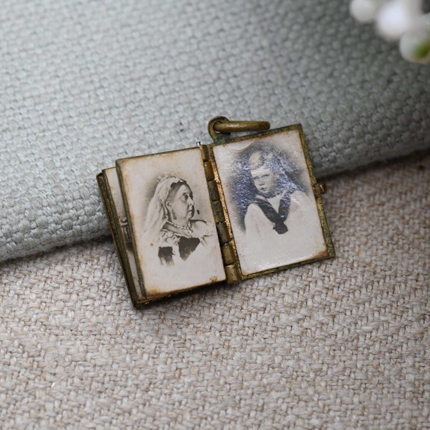 Antique Edwardian The Royal Family Souvenir Photograph Book Pendant Charm c. 1900s - Red and Blue Enamel Colourful Bright Locket