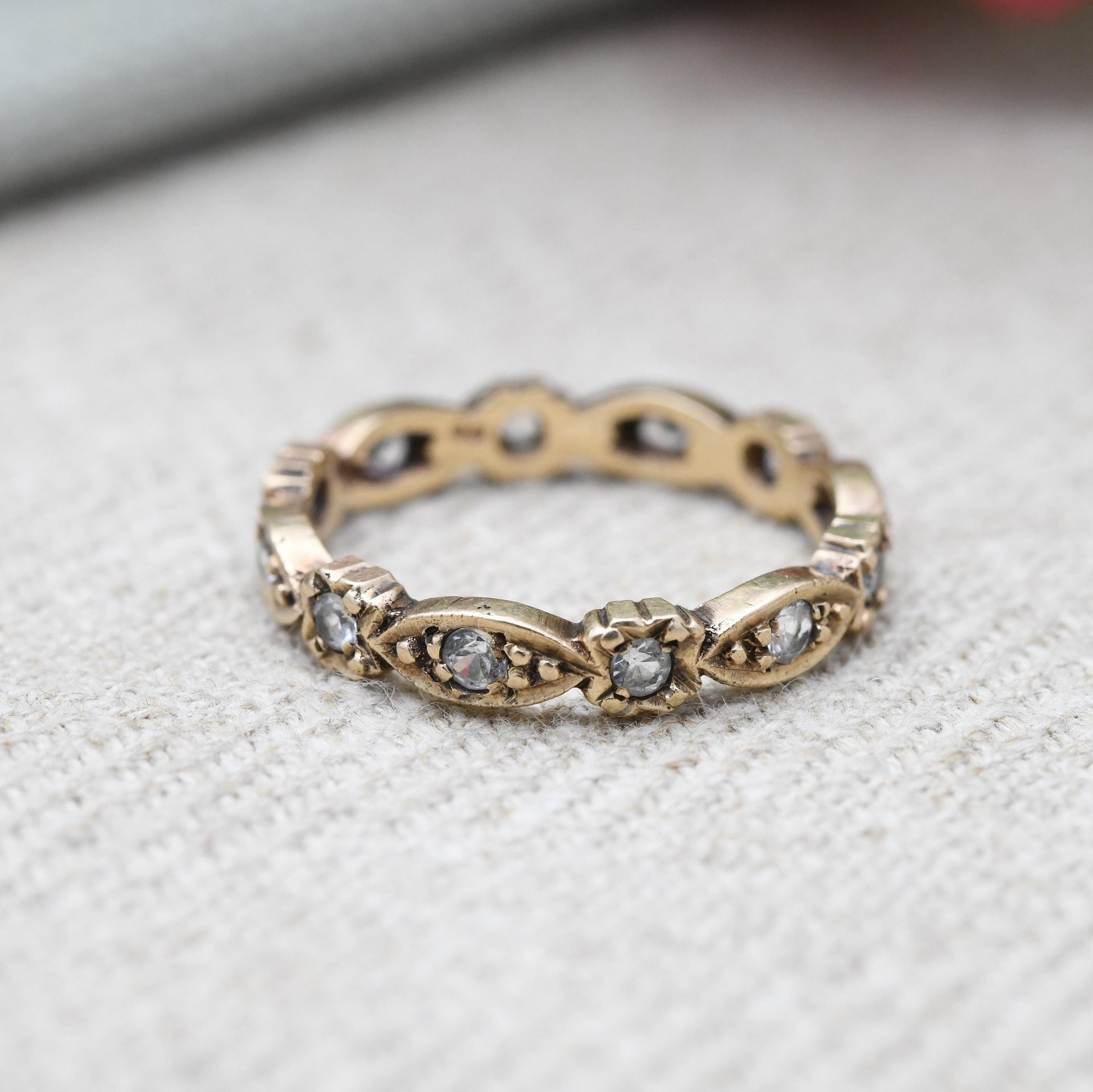 Vintage 9ct Gold Eternity Ring with Clear Stones - Beautiful Beaded Detail and Milgrain Textured Design | UK Size - O | US Size - 7 1/4