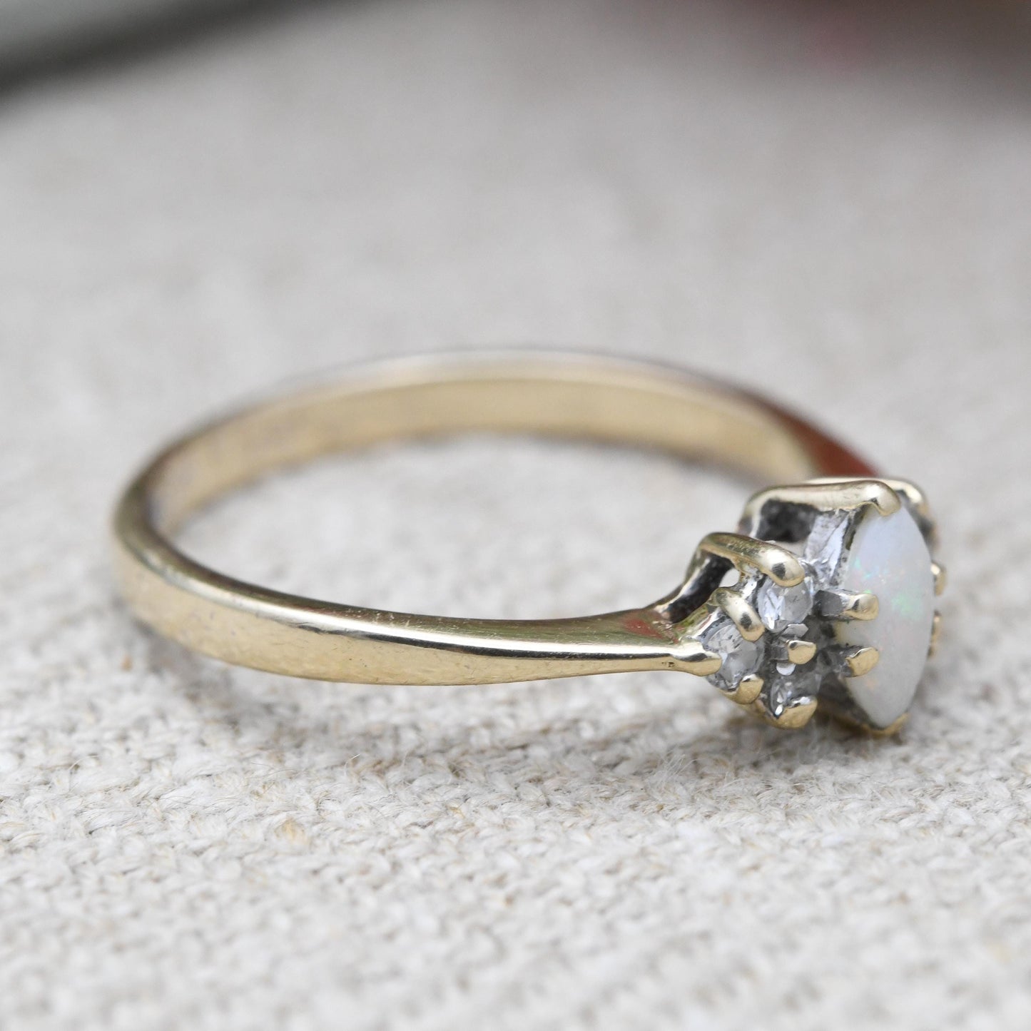 Vintage 9ct Gold Opal Ring 1990 - Pretty Marquise Cut Opal With Clear Side Stones | UK Size - O | US Size - 7 1/4